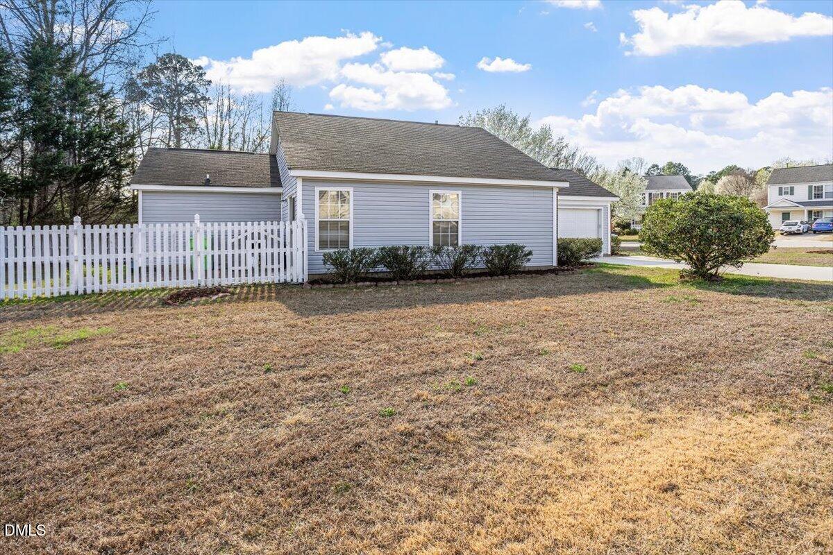 5212 Marthonna Way Property Photo 19