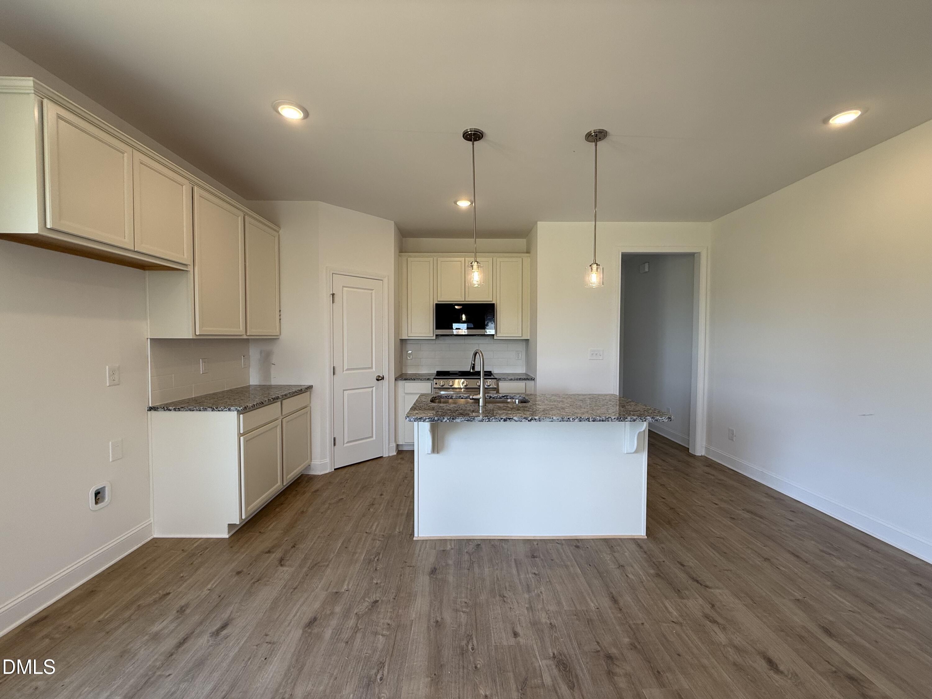 156 Longfield Court Property Photo 2