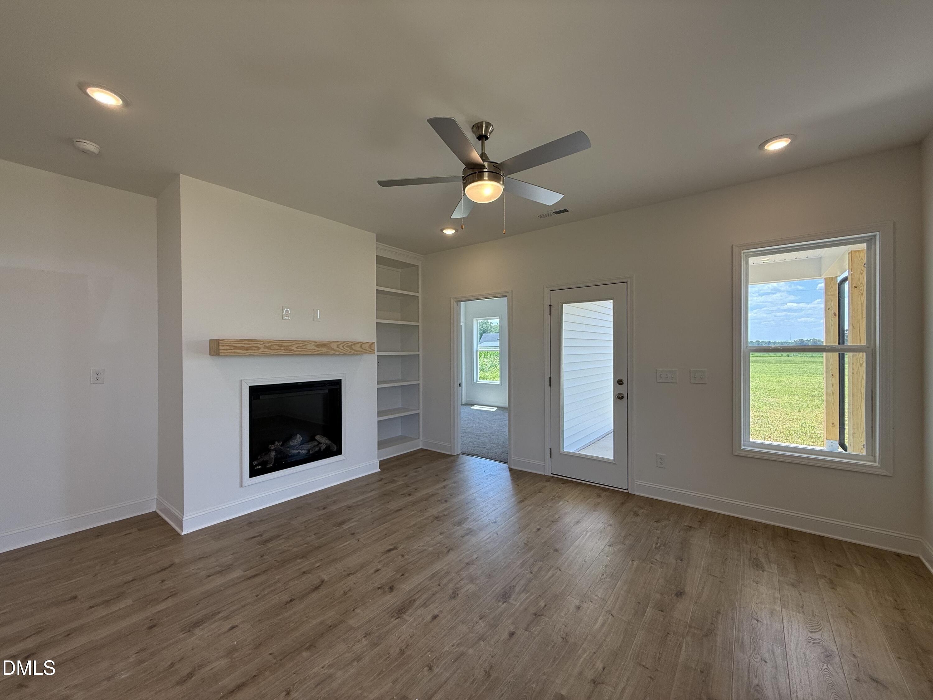 156 Longfield Court Property Photo 4
