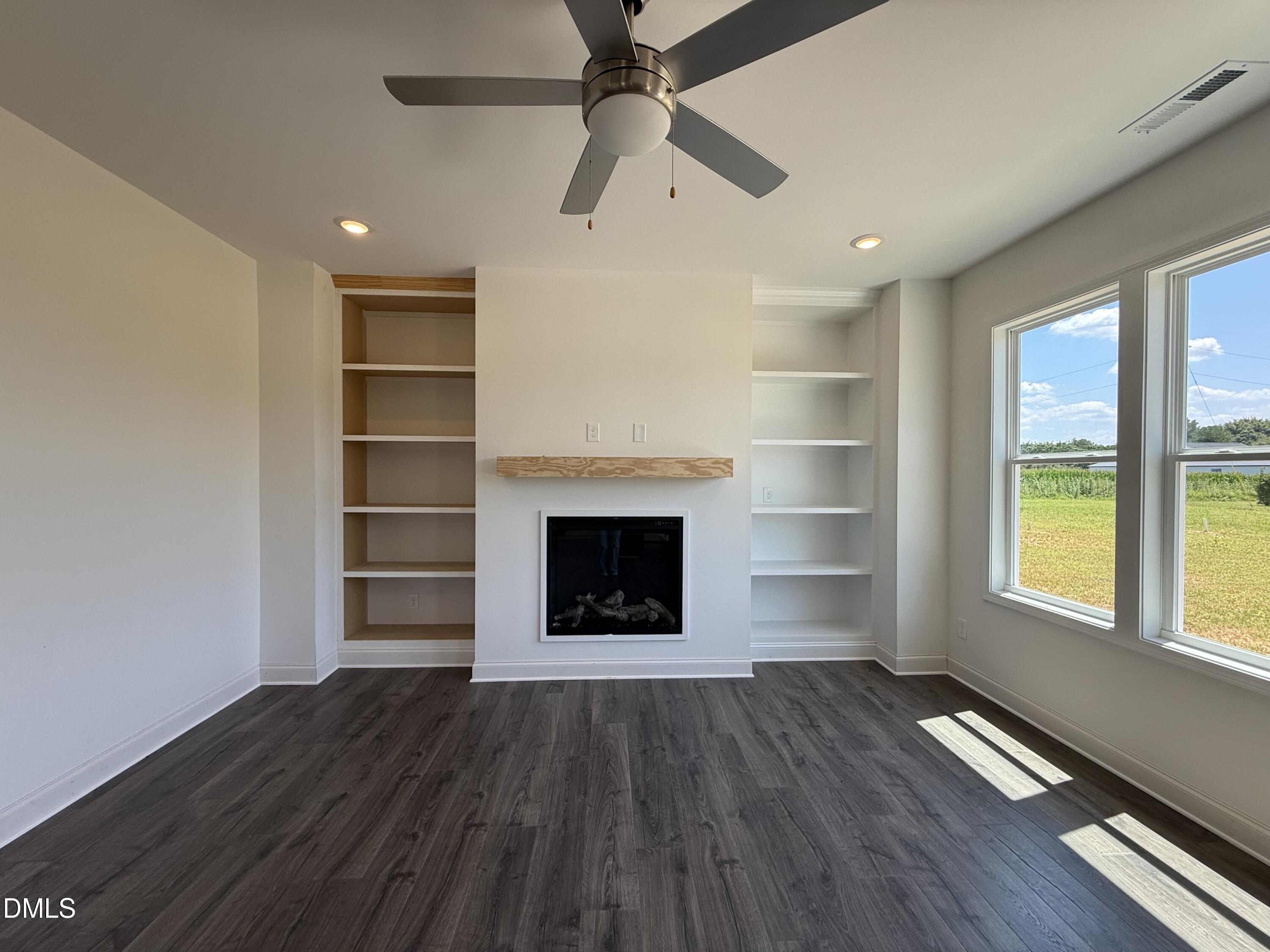 140 Longfield Court Property Photo 4