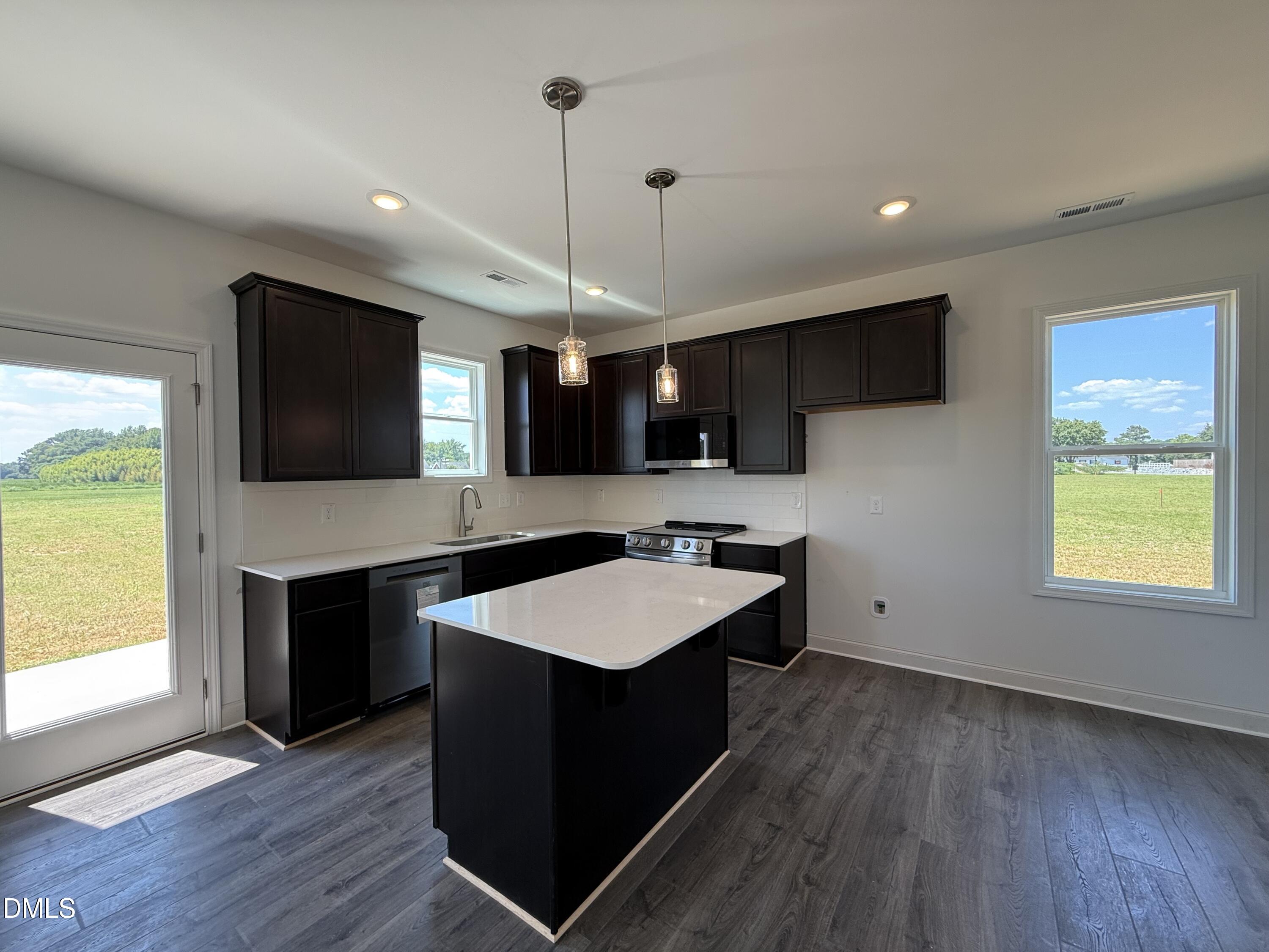 140 Longfield Court Property Photo 6