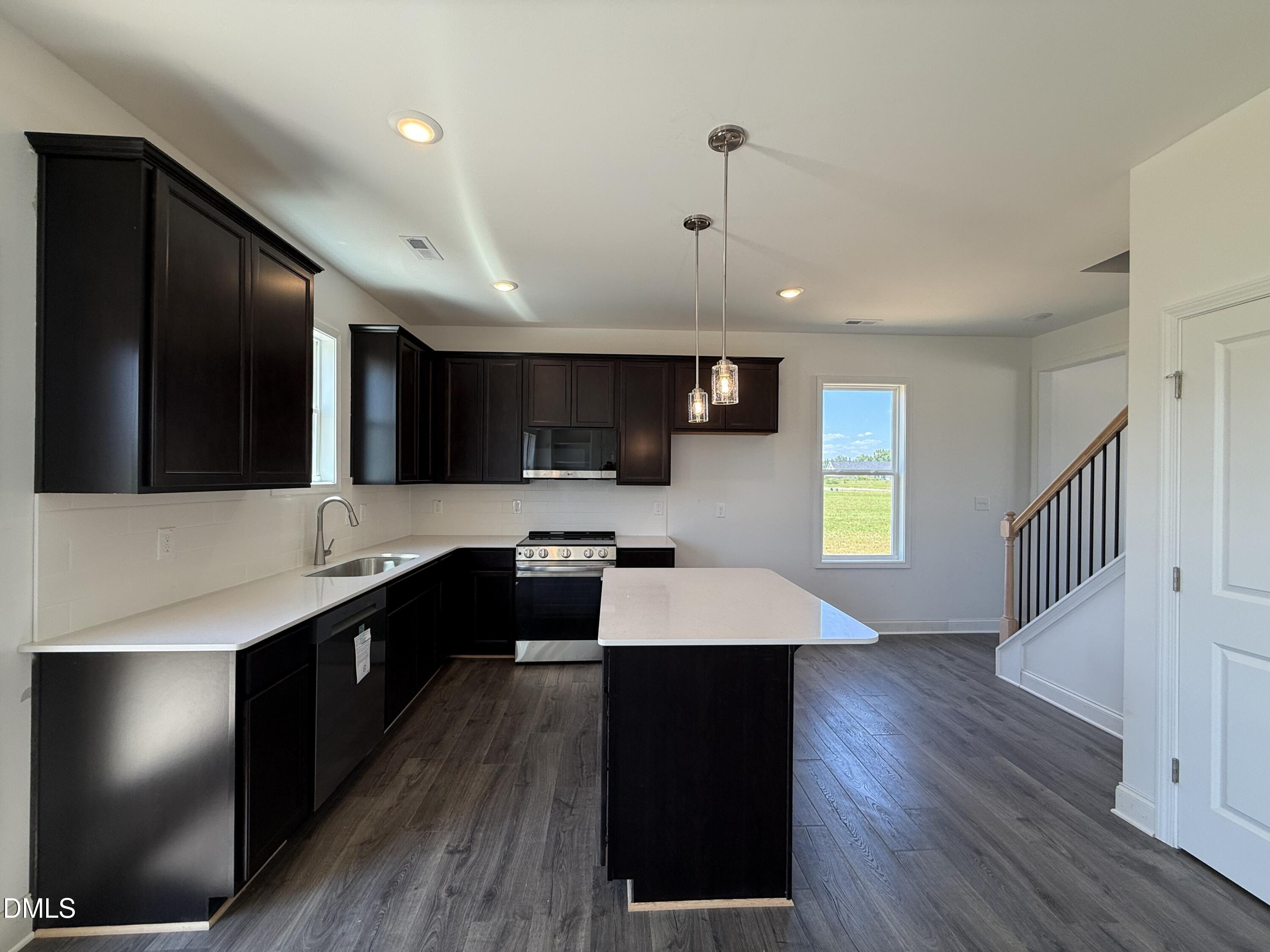 140 Longfield Court Property Photo 7