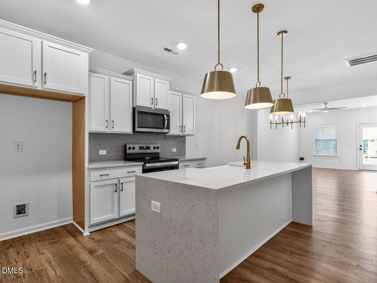 38 N District Avenue Property Photo 5