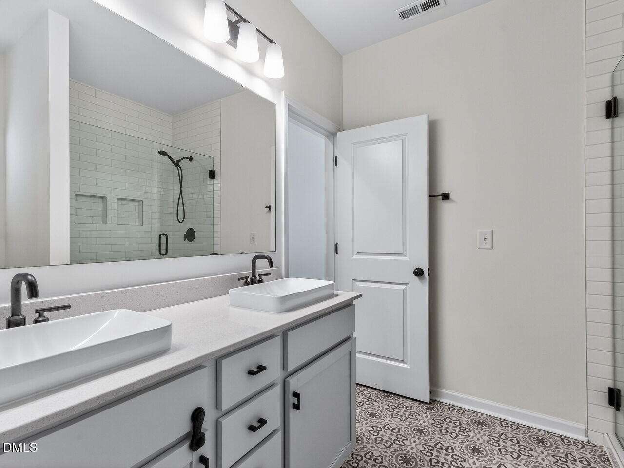 38 N District Avenue Property Photo 22
