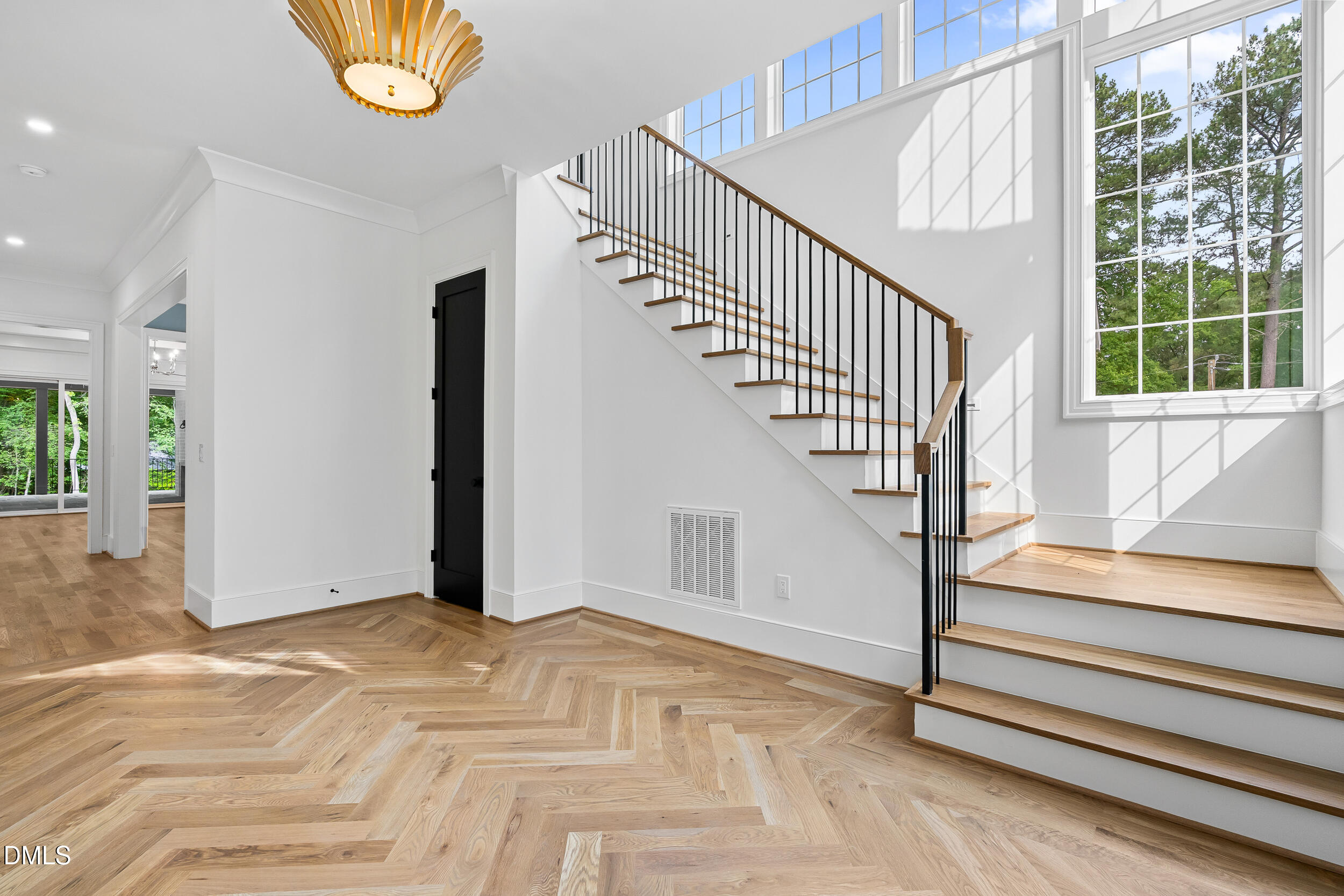 6 Chantilly Place Property Photo 5