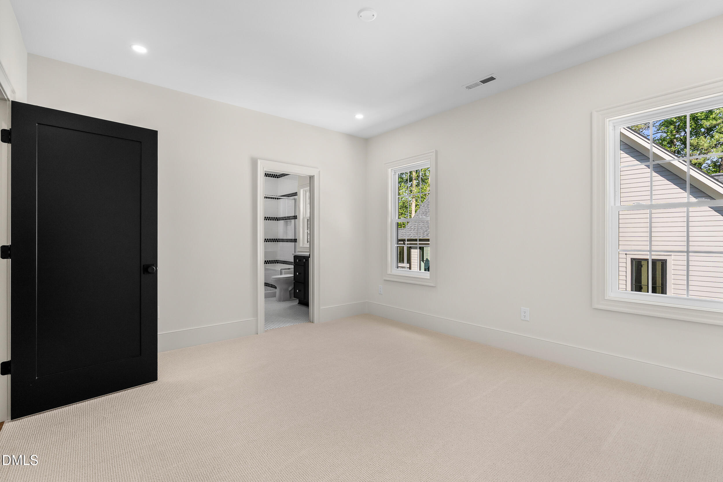6 Chantilly Place Property Photo 32