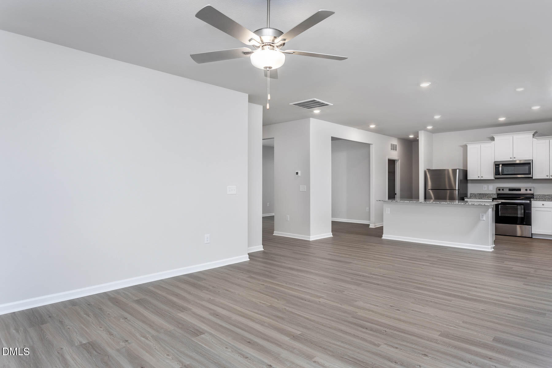 11714 International Drive Property Photo 2