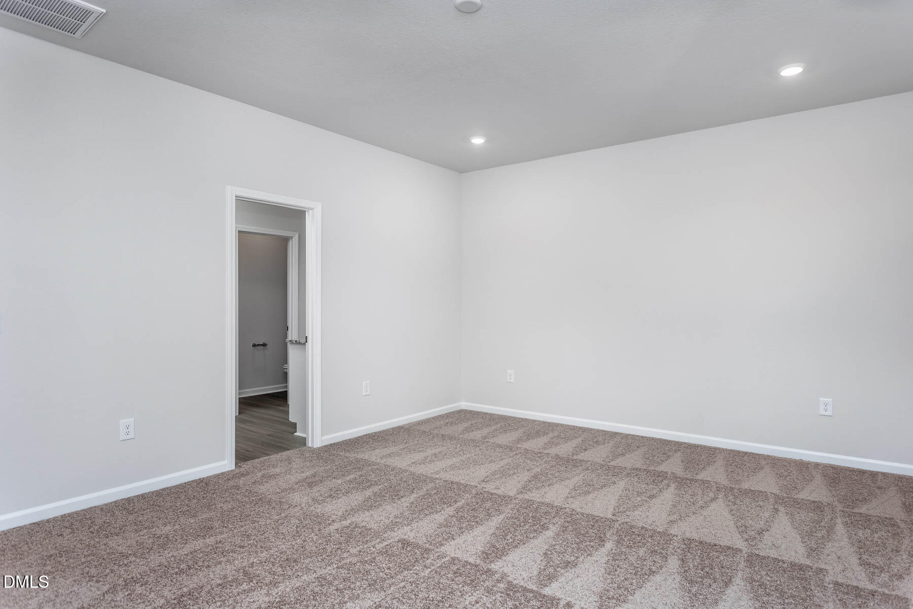 11714 International Drive Property Photo 3