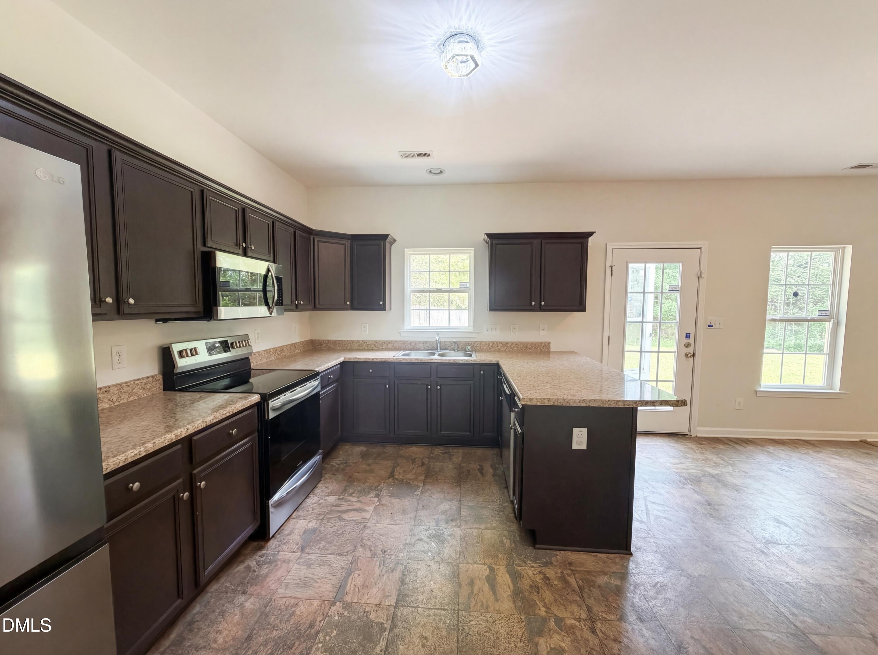 3705 Chancellorsville Court Property Photo 15