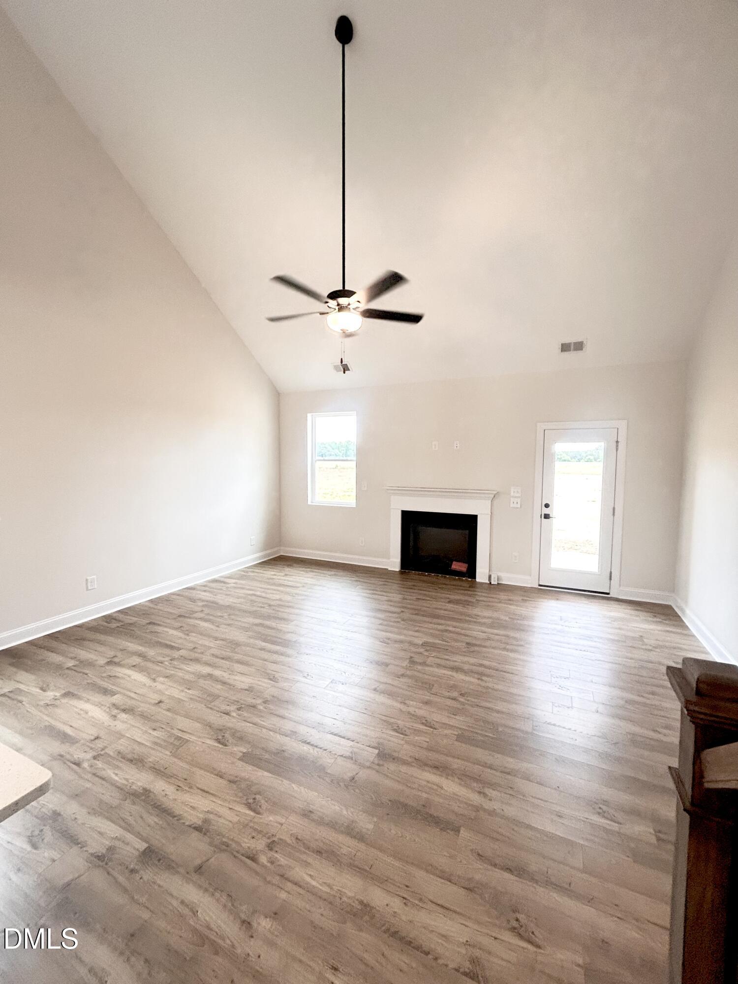102 Maverick Lane Property Photo 7