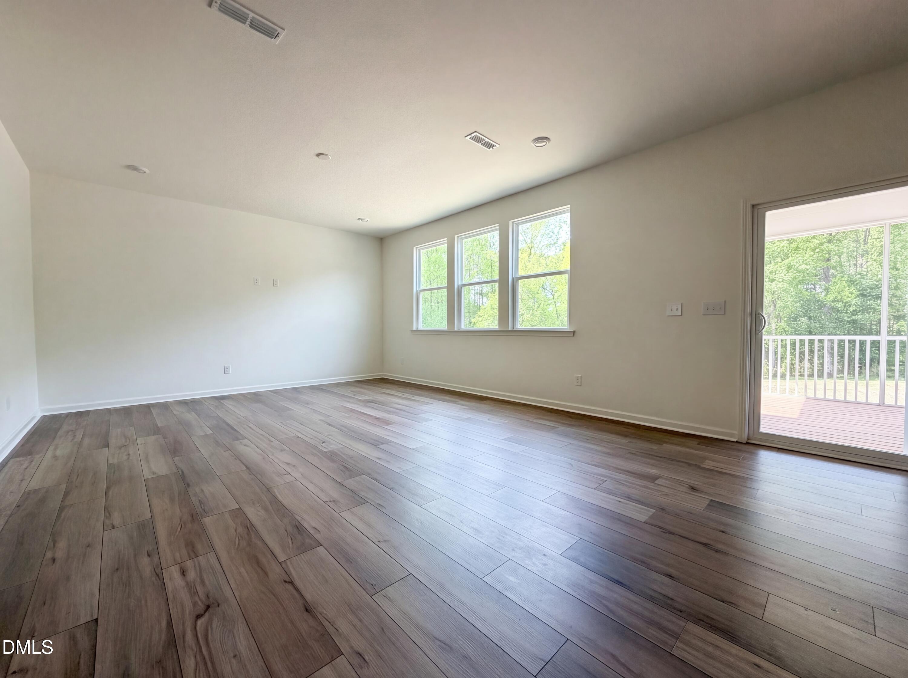 1717 Willow Landing Way Property Photo 3