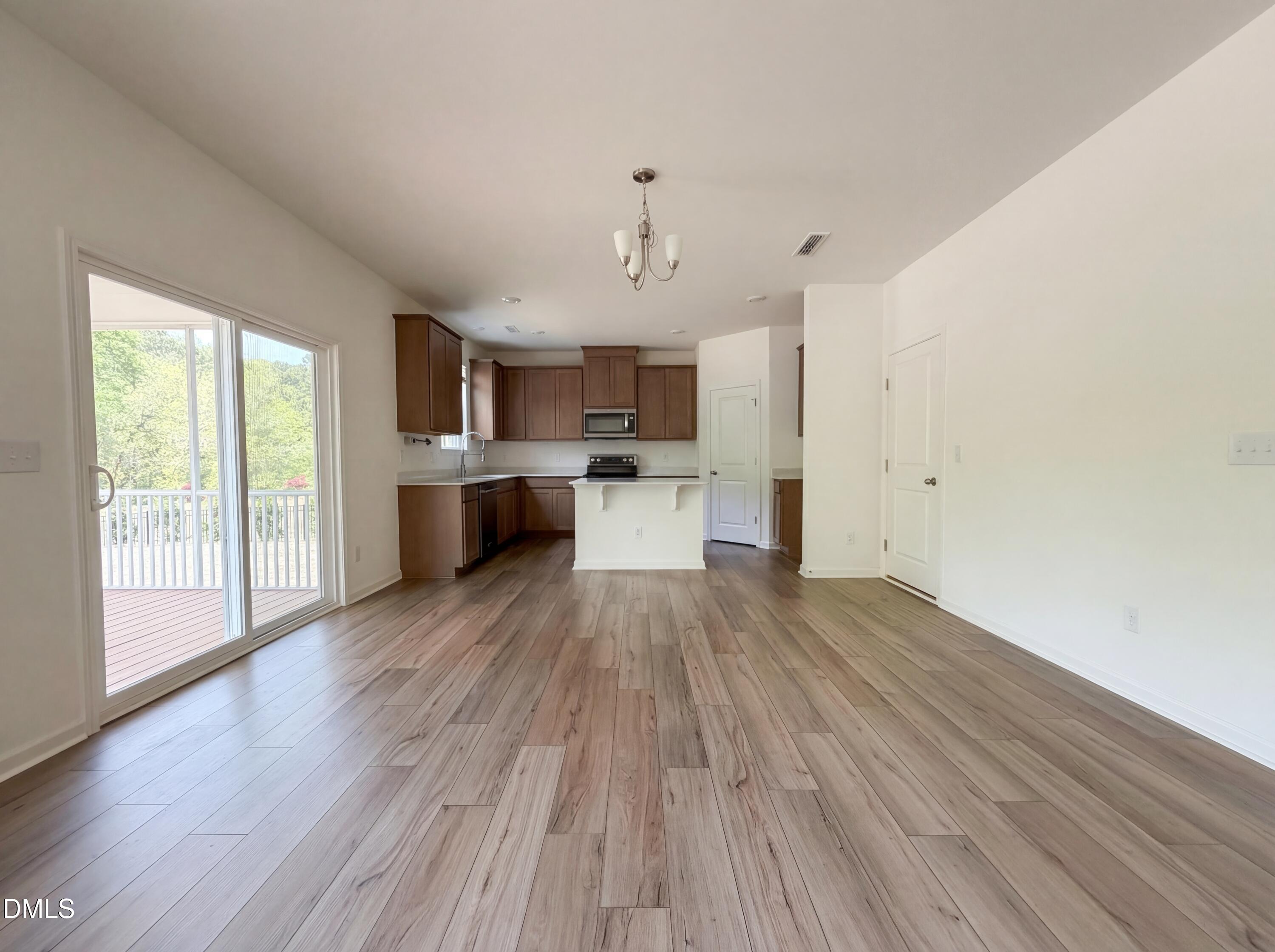 1717 Willow Landing Way Property Photo 9