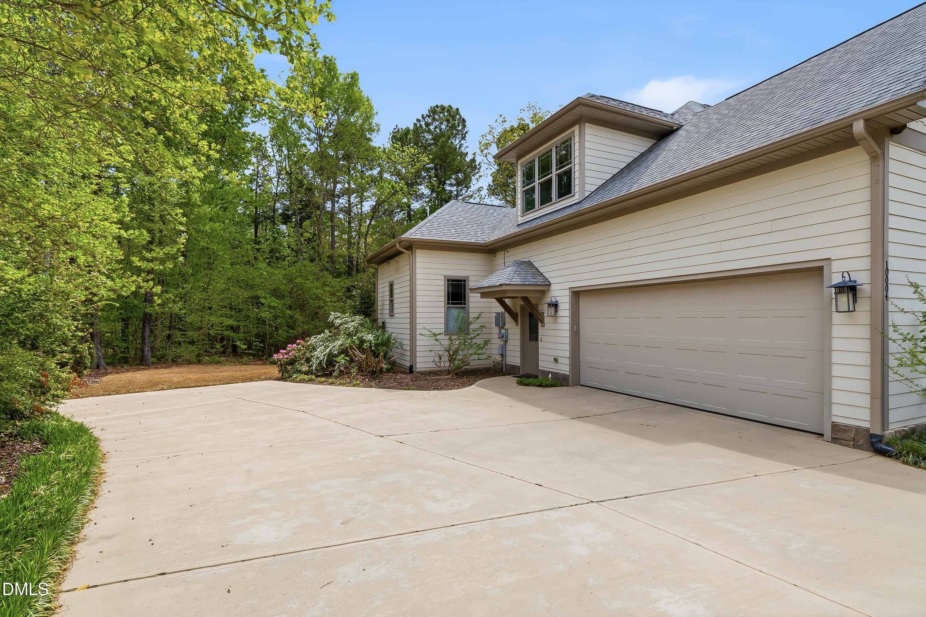 10004 Sandcreek Court Property Photo 4