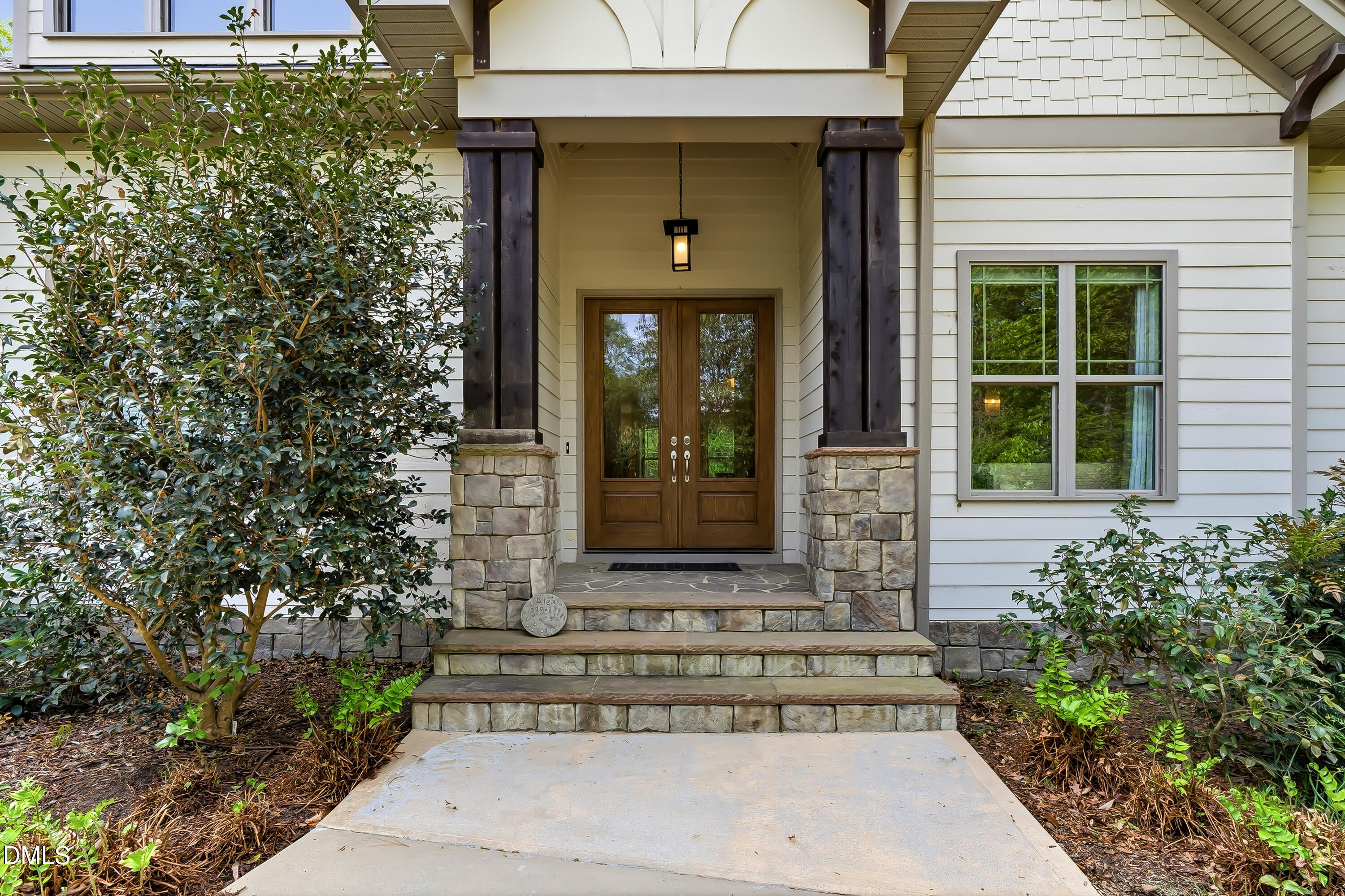 10004 Sandcreek Court Property Photo 6