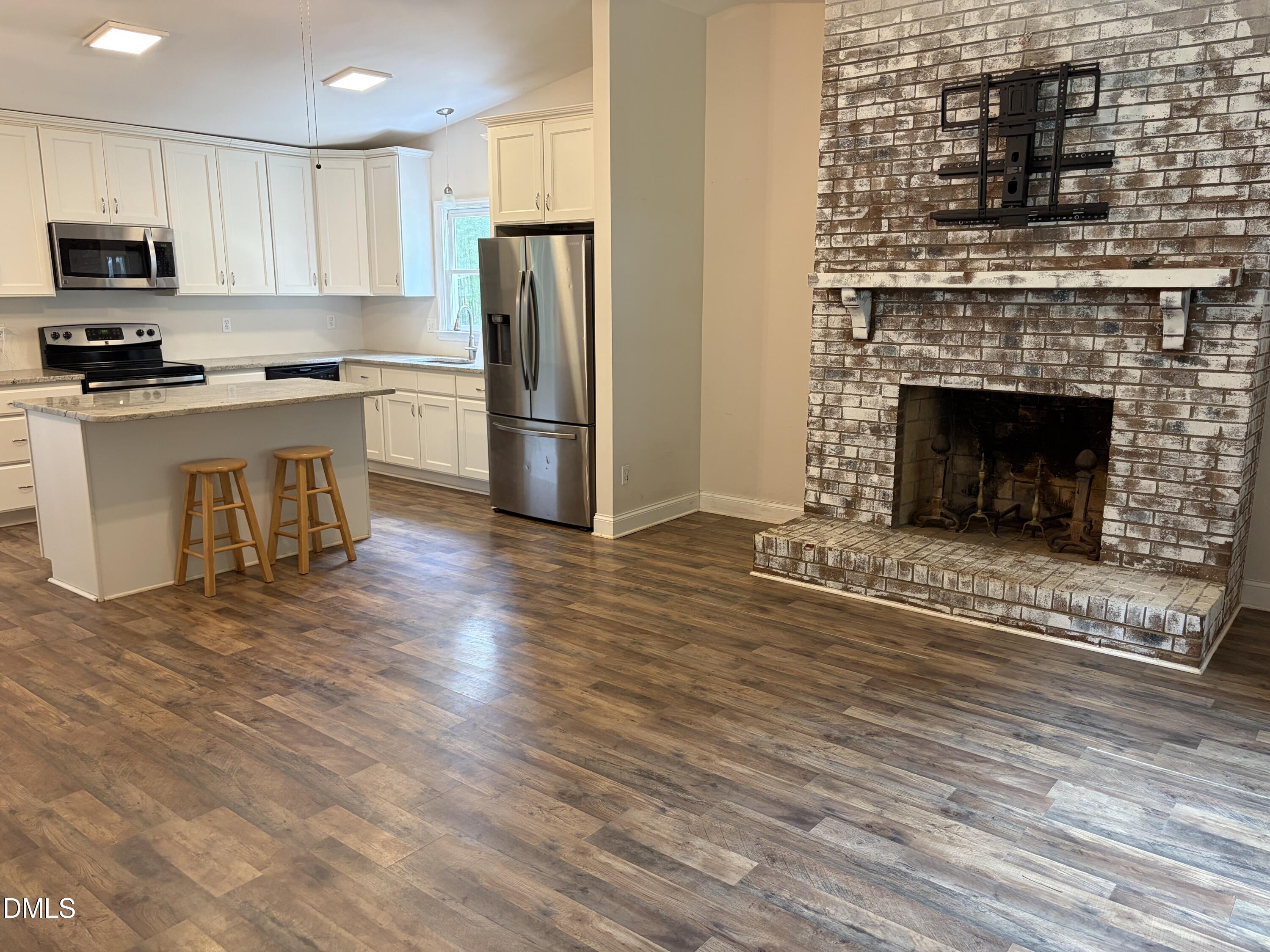 7501 Post Oak Road Property Photo 2