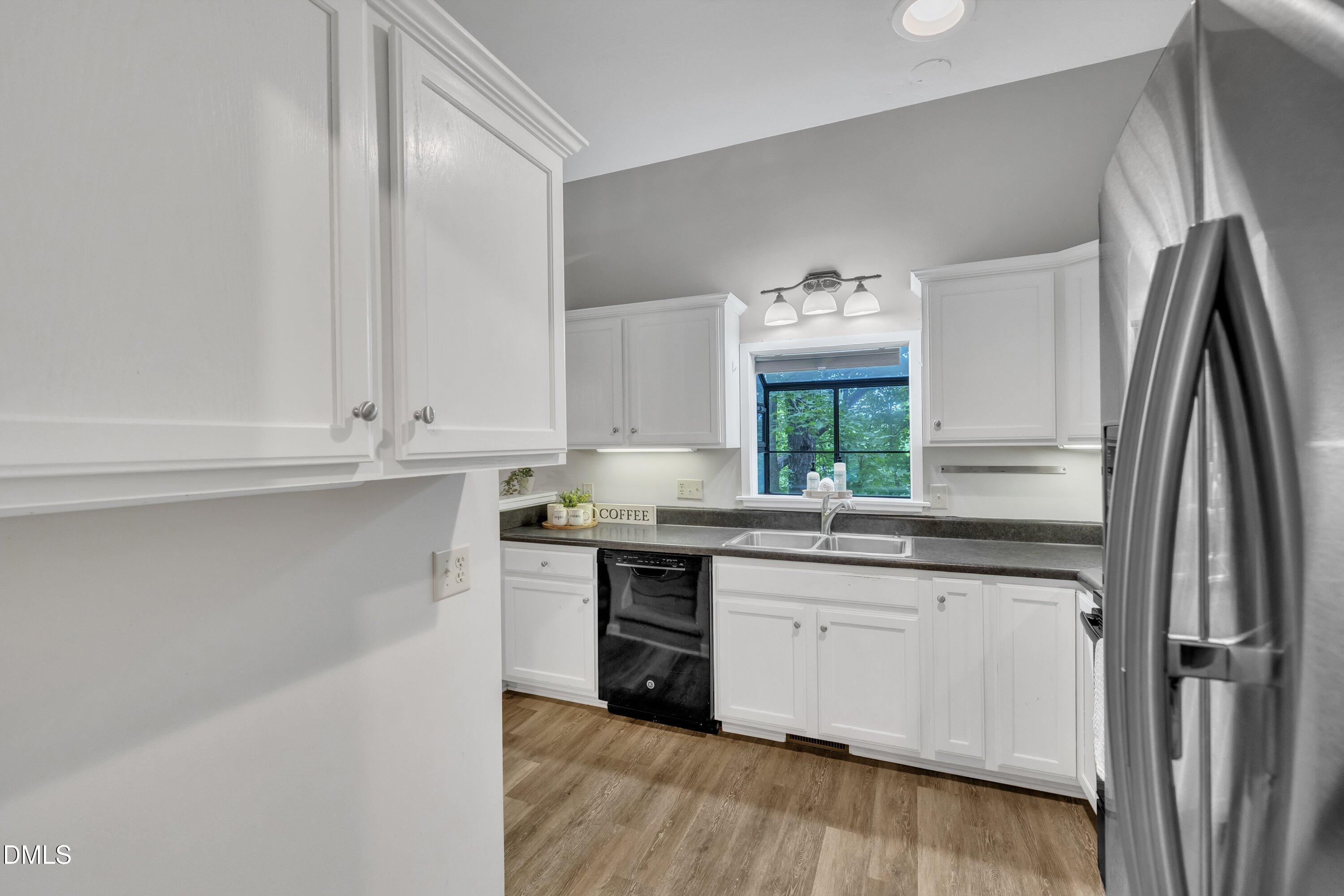 411 W Oak Avenue Property Photo 12