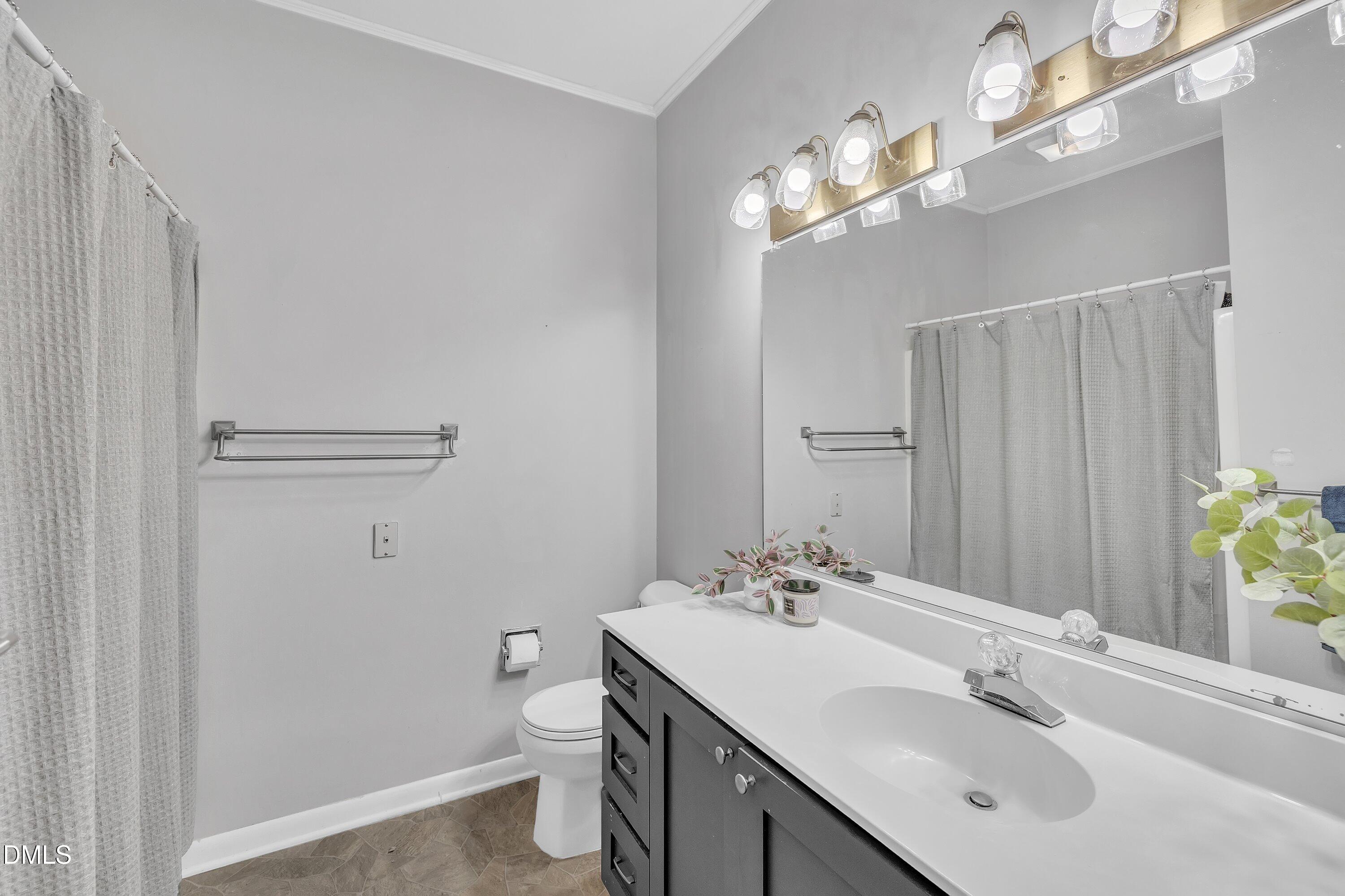 411 W Oak Avenue Property Photo 25