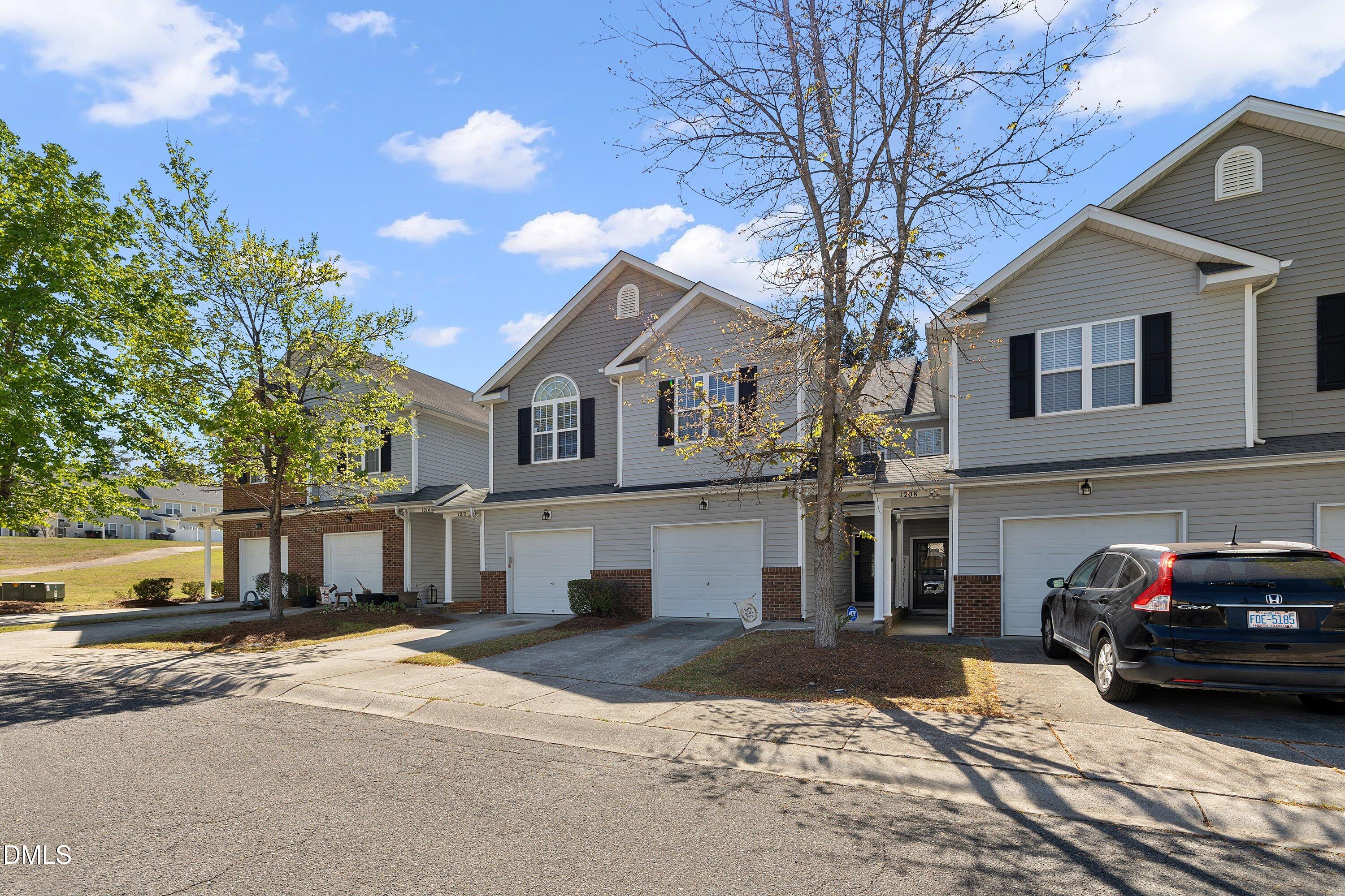 1210 Hadel Place Property Photo 4