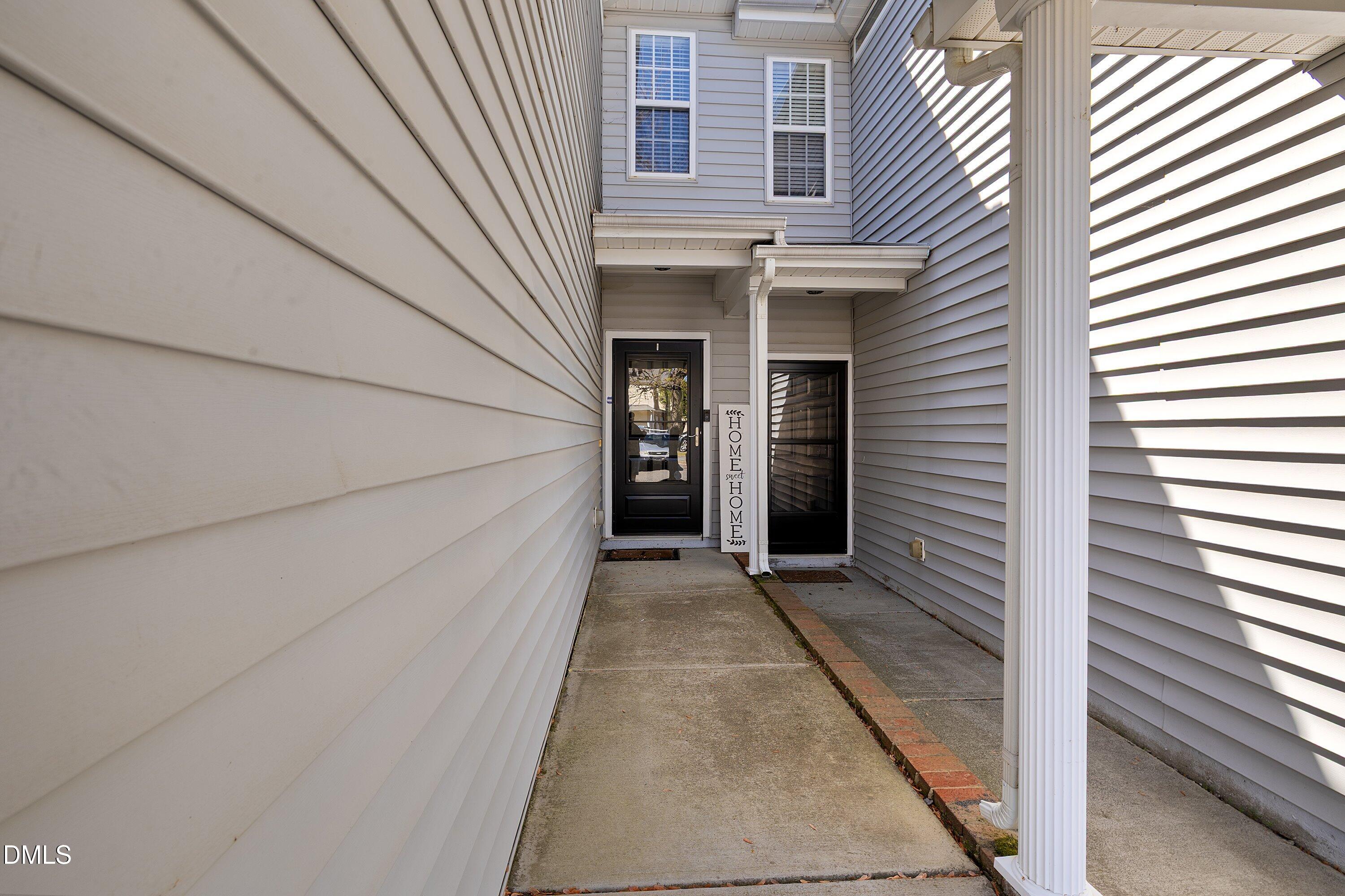 1210 Hadel Place Property Photo 5