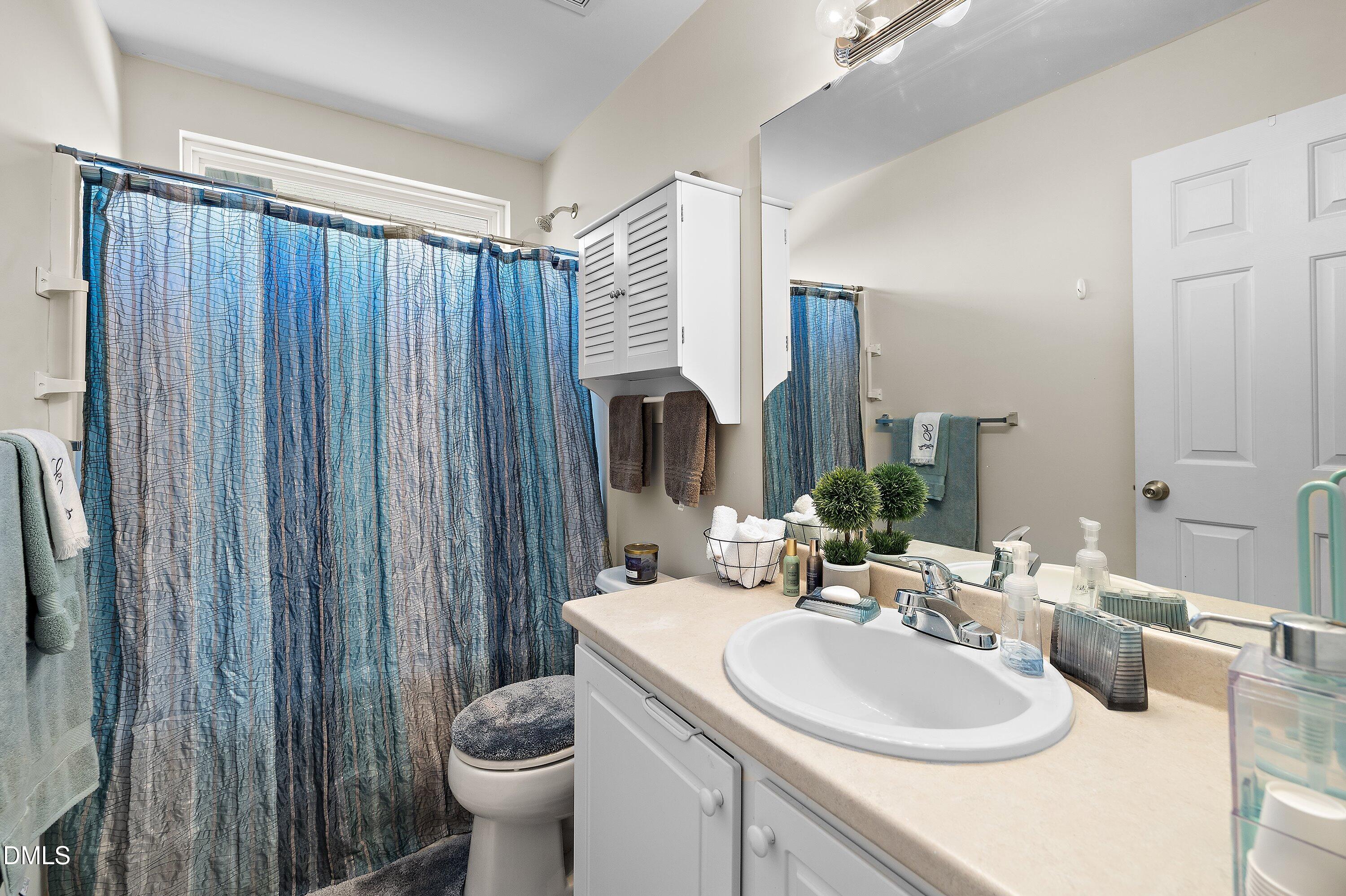1210 Hadel Place Property Photo 28