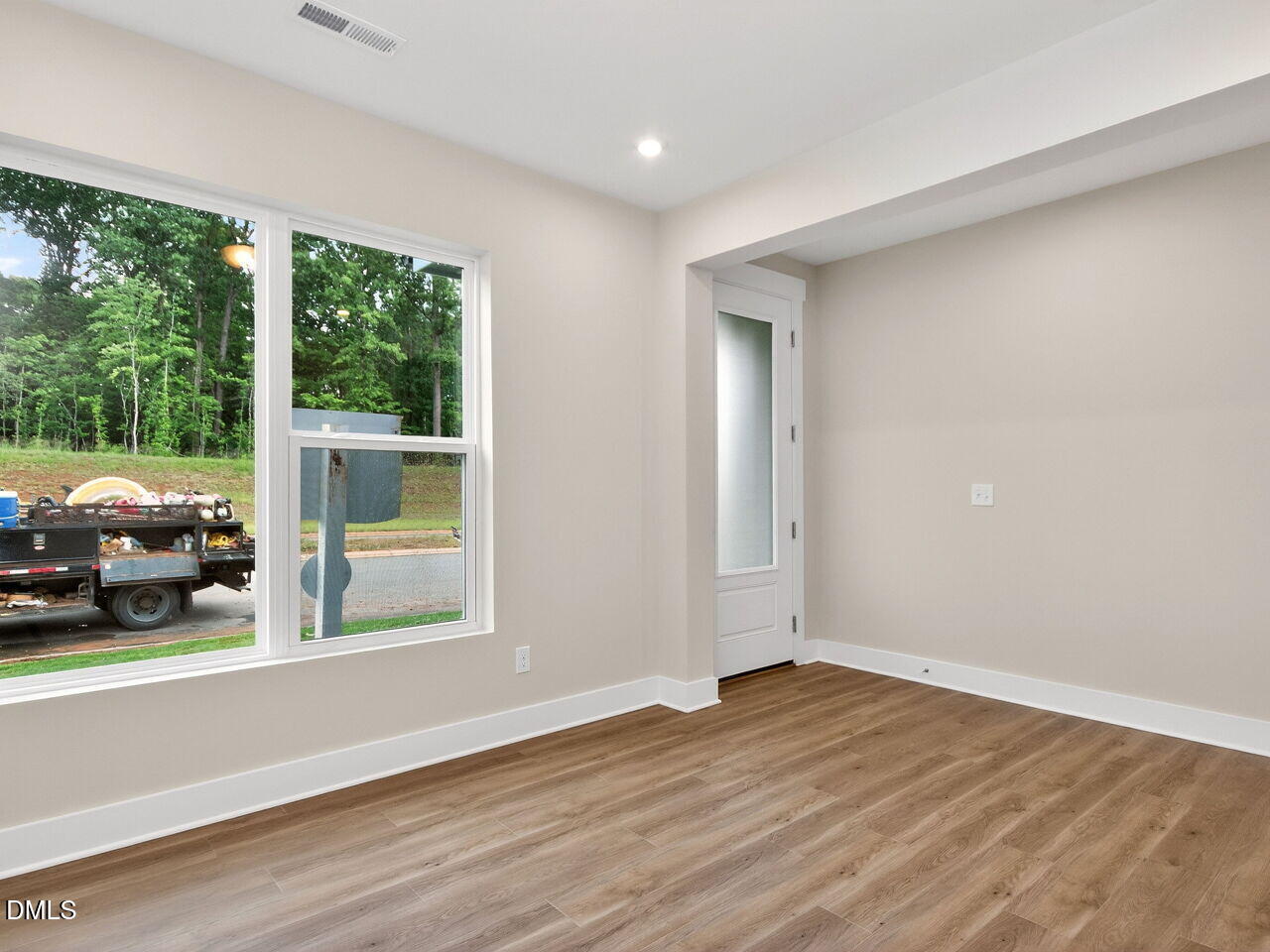 396 North Village Parkway Property Photo 5