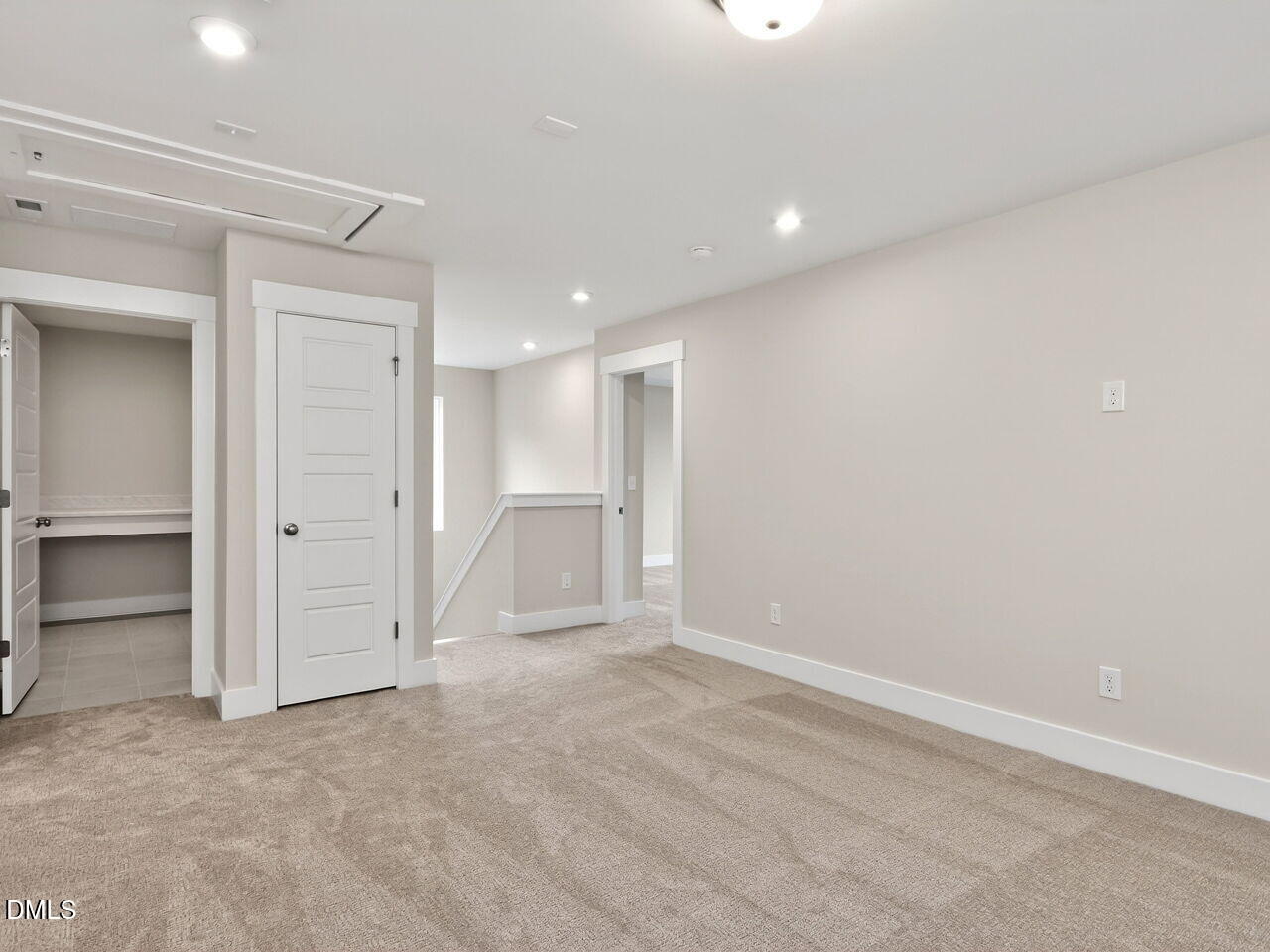 396 North Village Parkway Property Photo 25