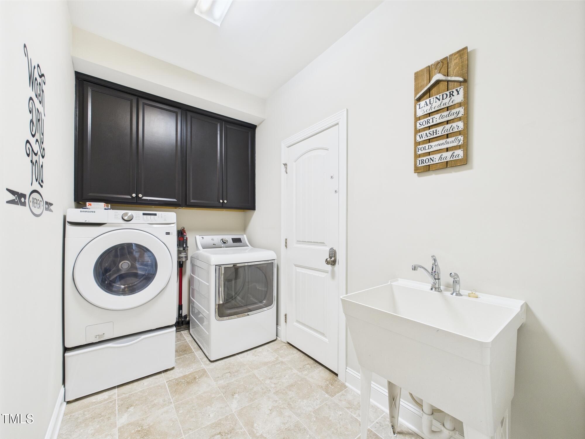 524 Rowanwood Way Property Photo 20