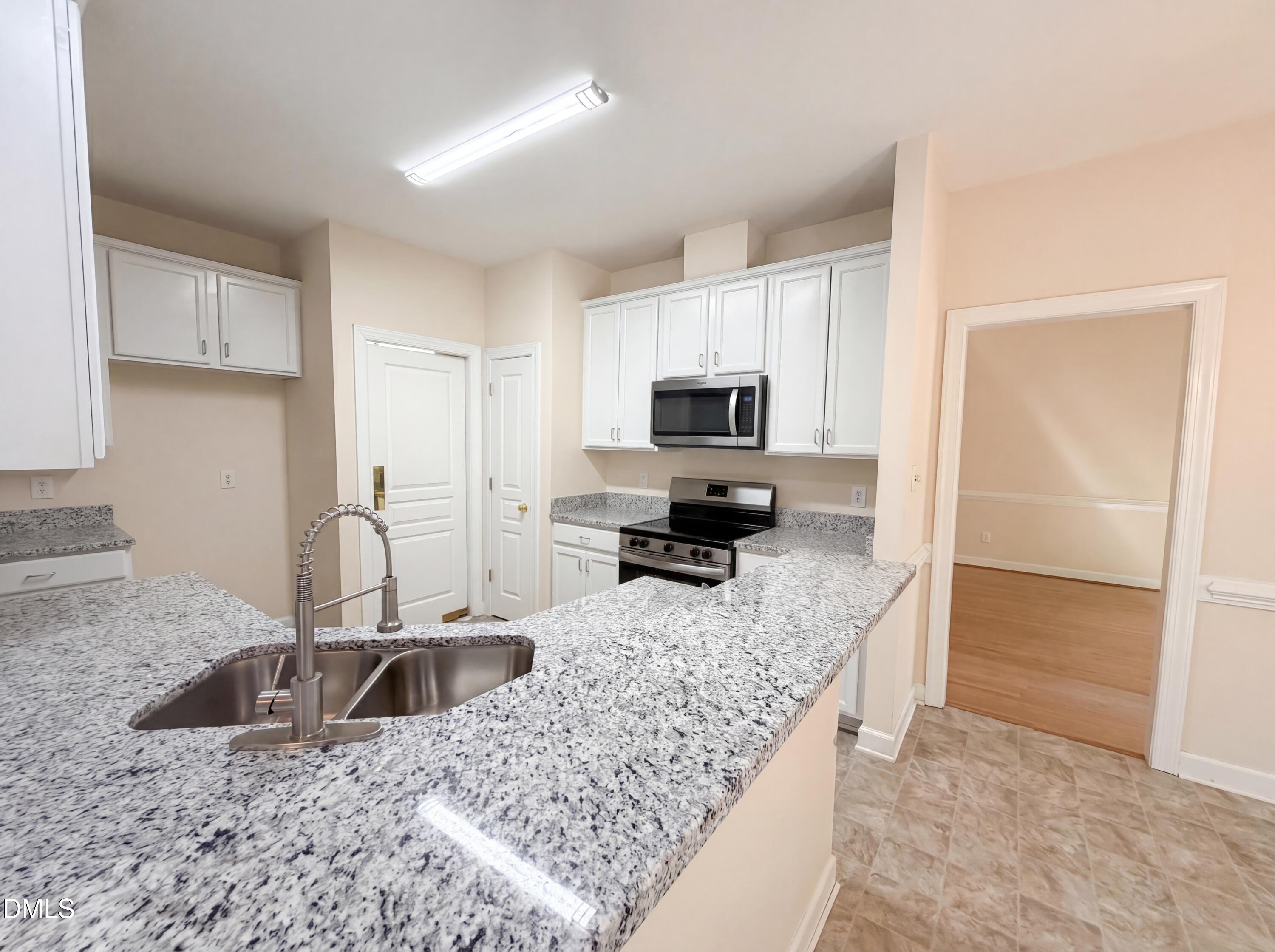 6128 Remington Lake Drive Property Photo 6