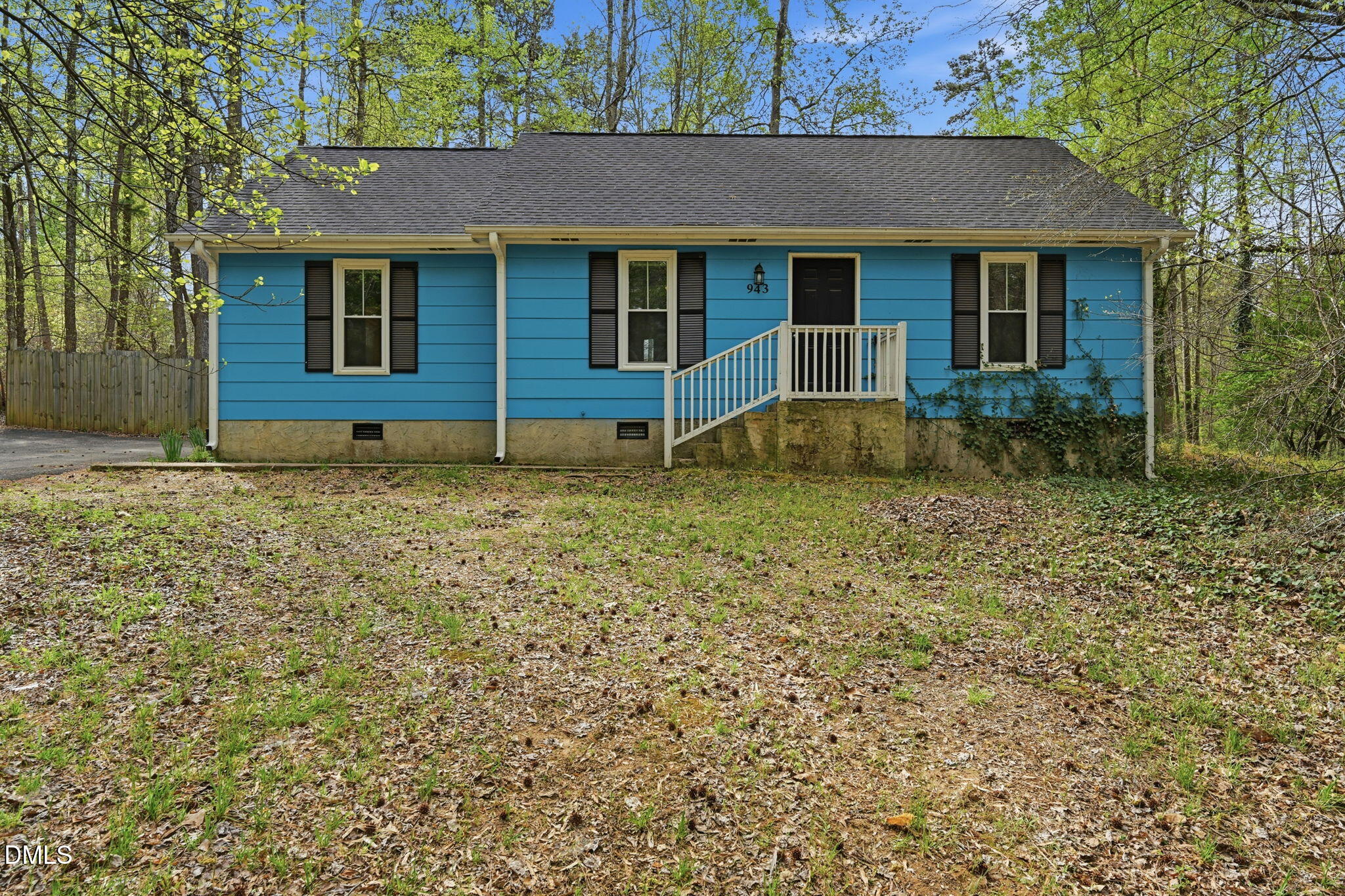 943 Holden Road Property Photo 1
