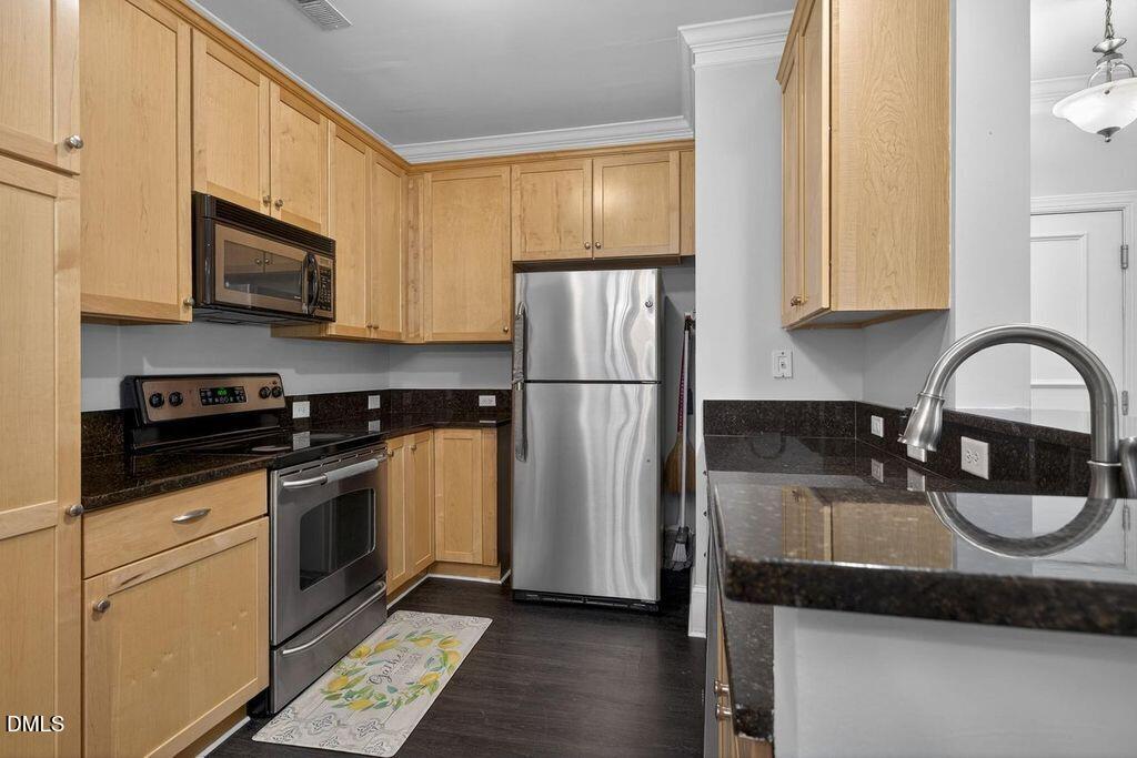 401 Finsbury Street Apt 102 Property Photo 3