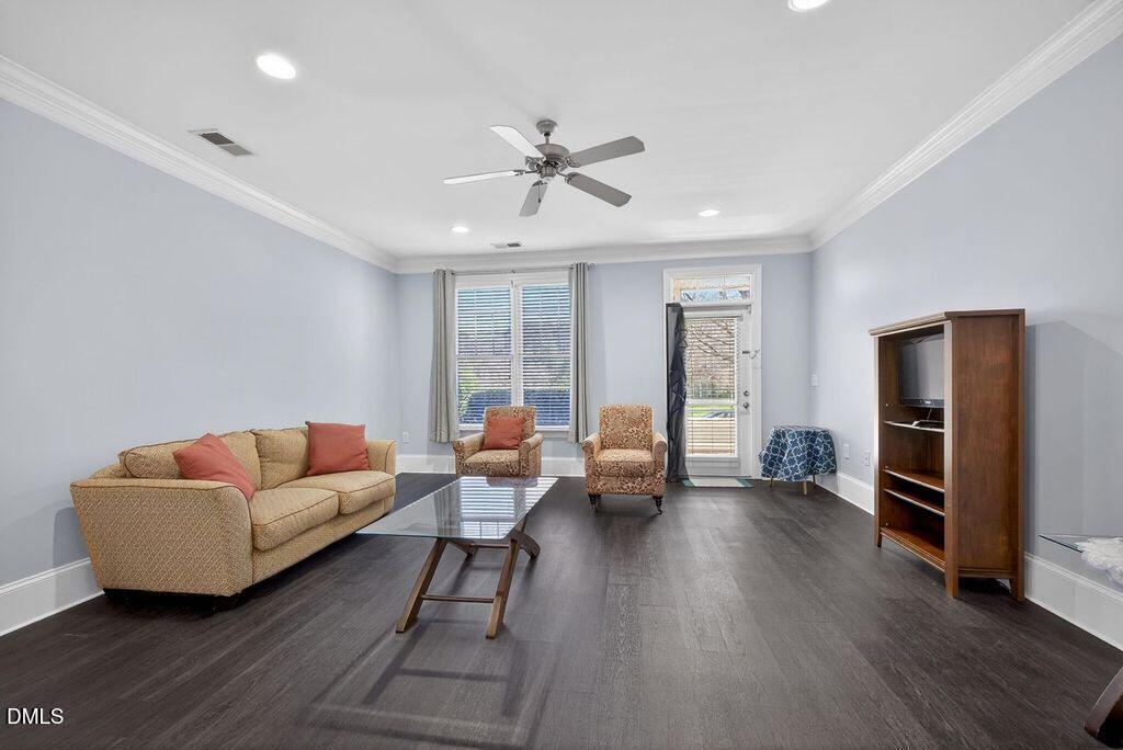 401 Finsbury Street Apt 102 Property Photo 4