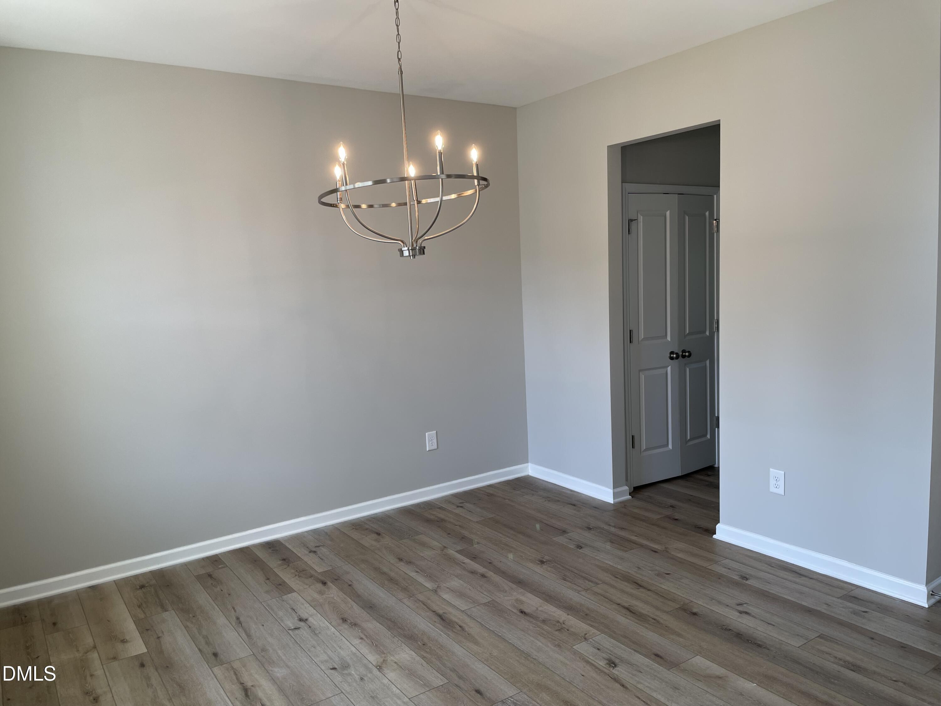 372 Nickleby Way Property Photo 3