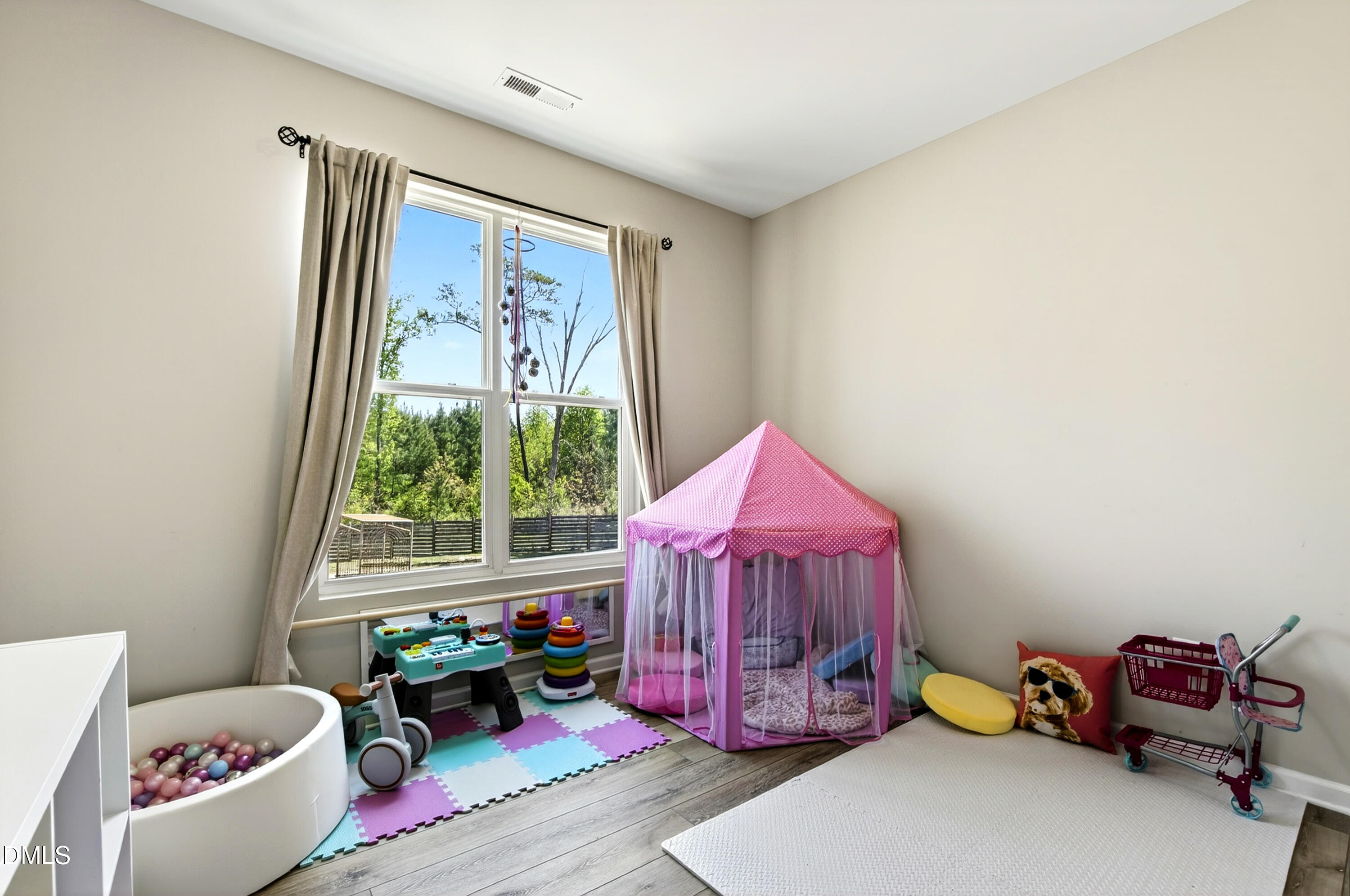 372 Nickleby Way Property Photo 35