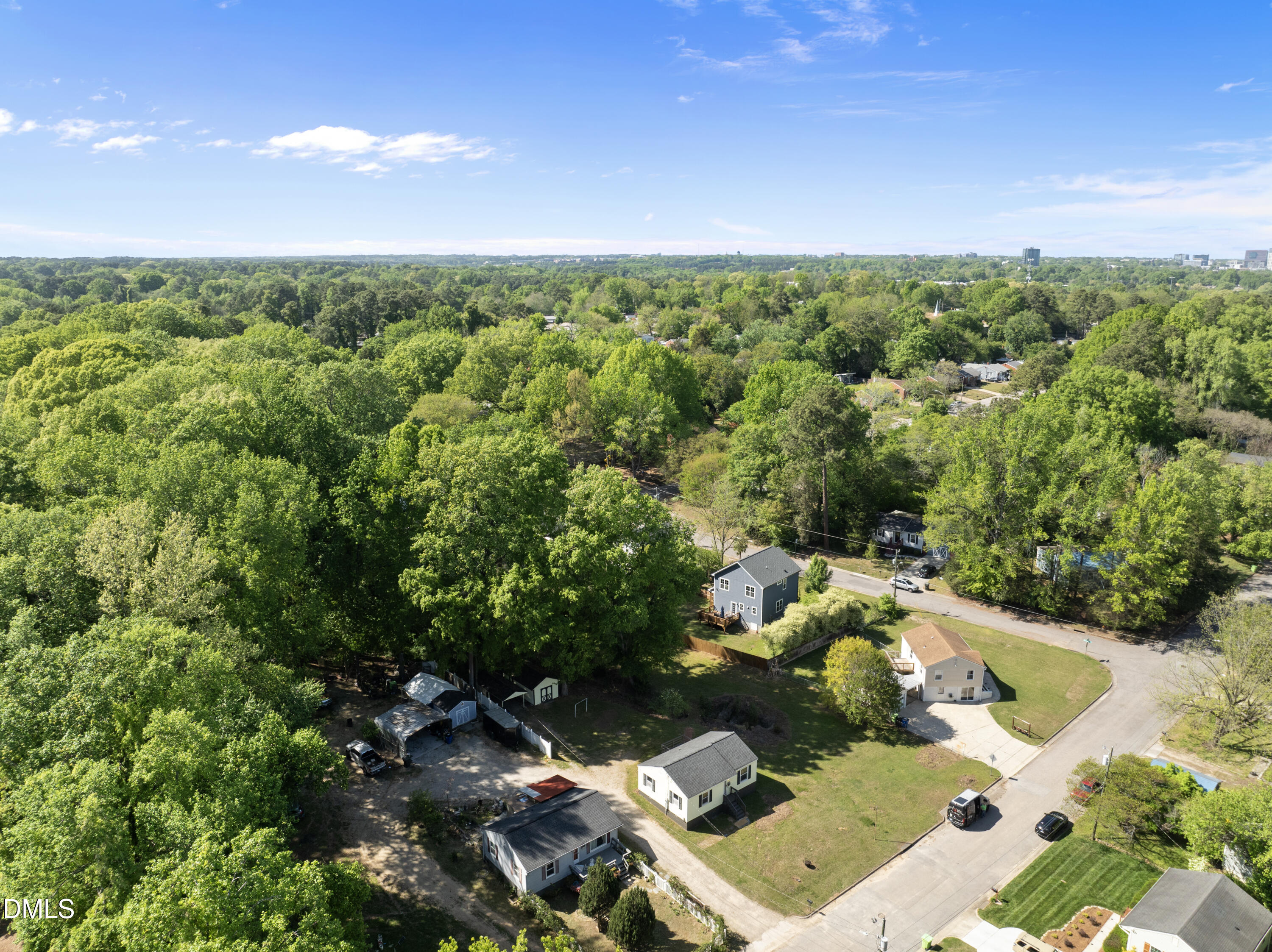 2810 Newbold Street Property Photo 6