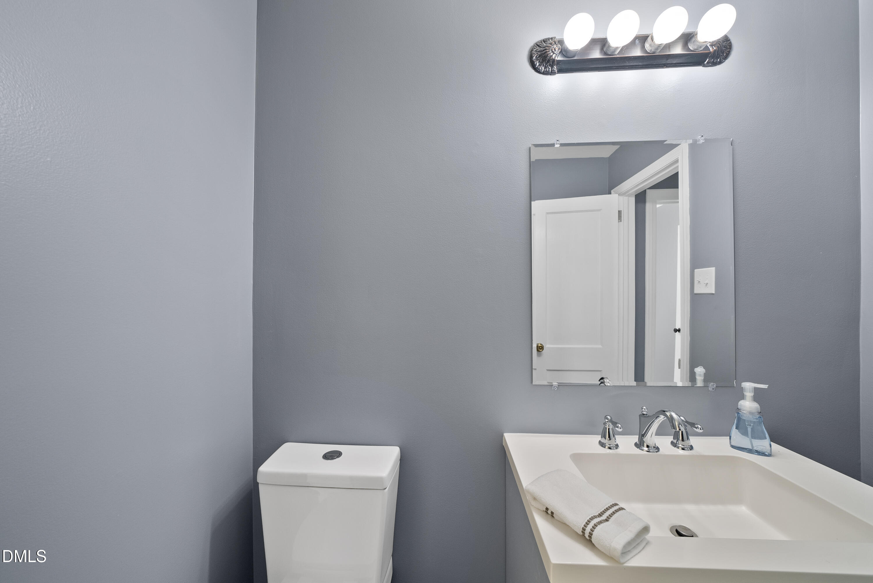 2810 Newbold Street Property Photo 27