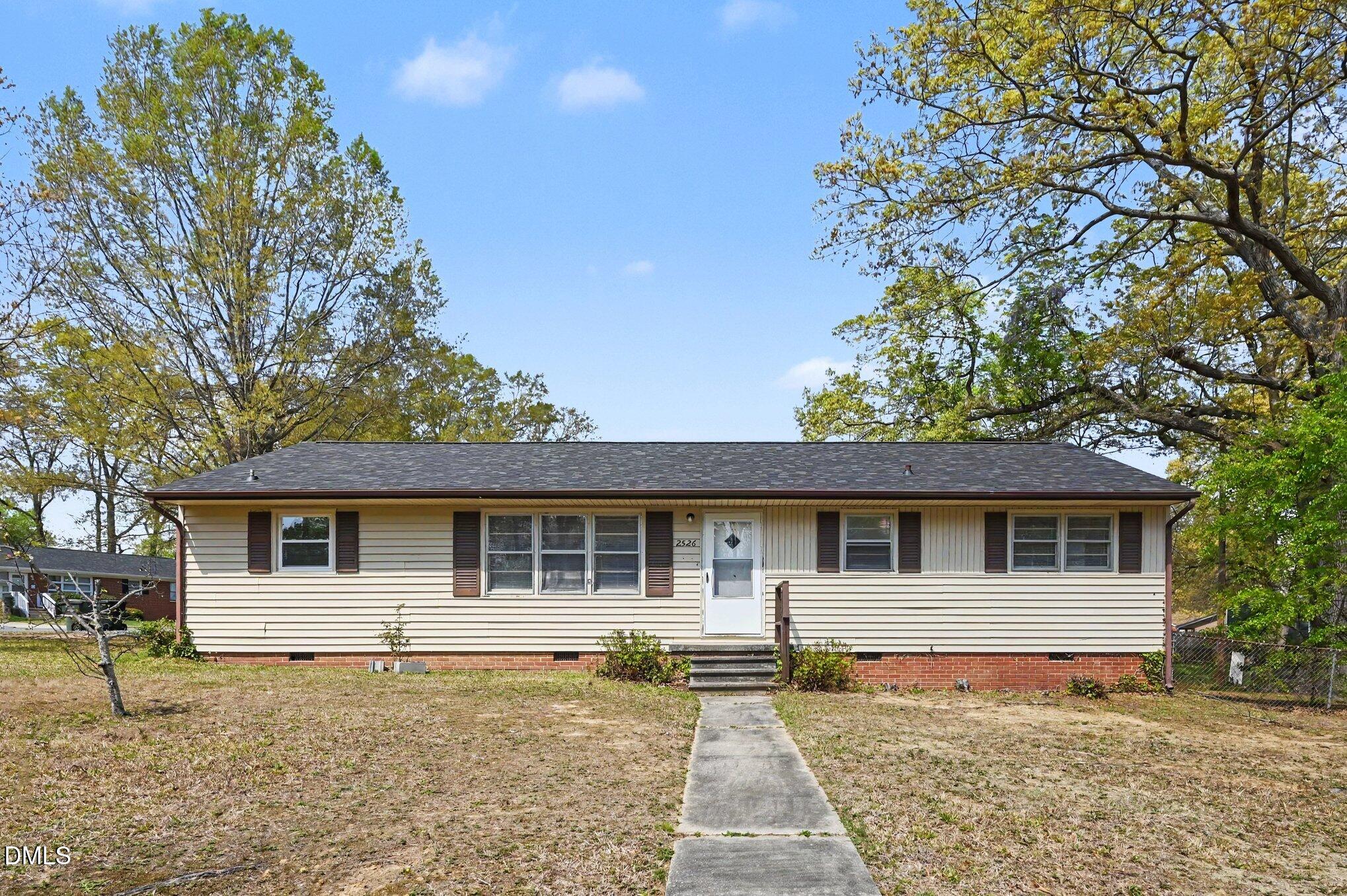 2526 Hyde Street Property Photo 1