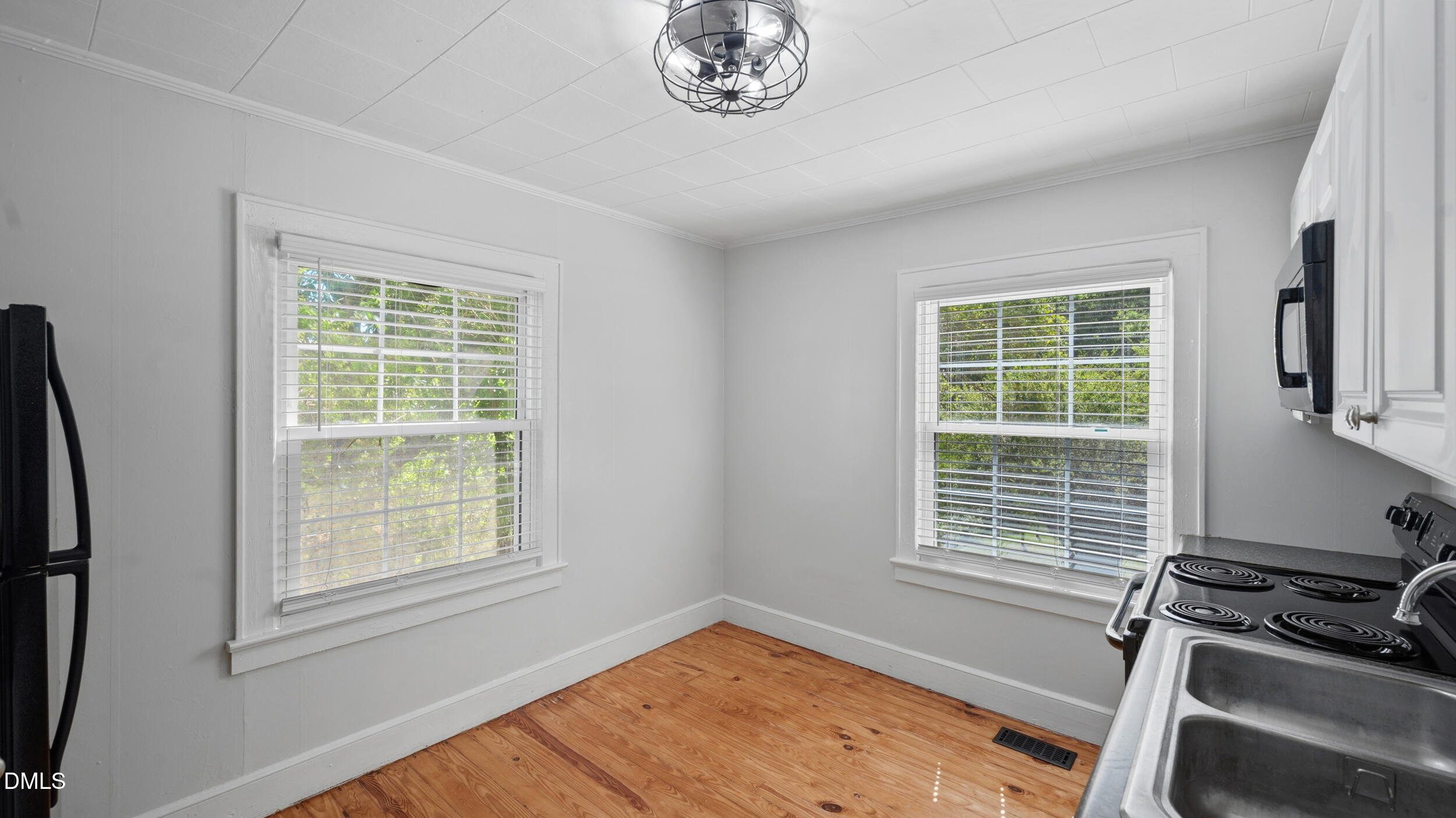 1847 Lower Hopedale Road Property Photo 1