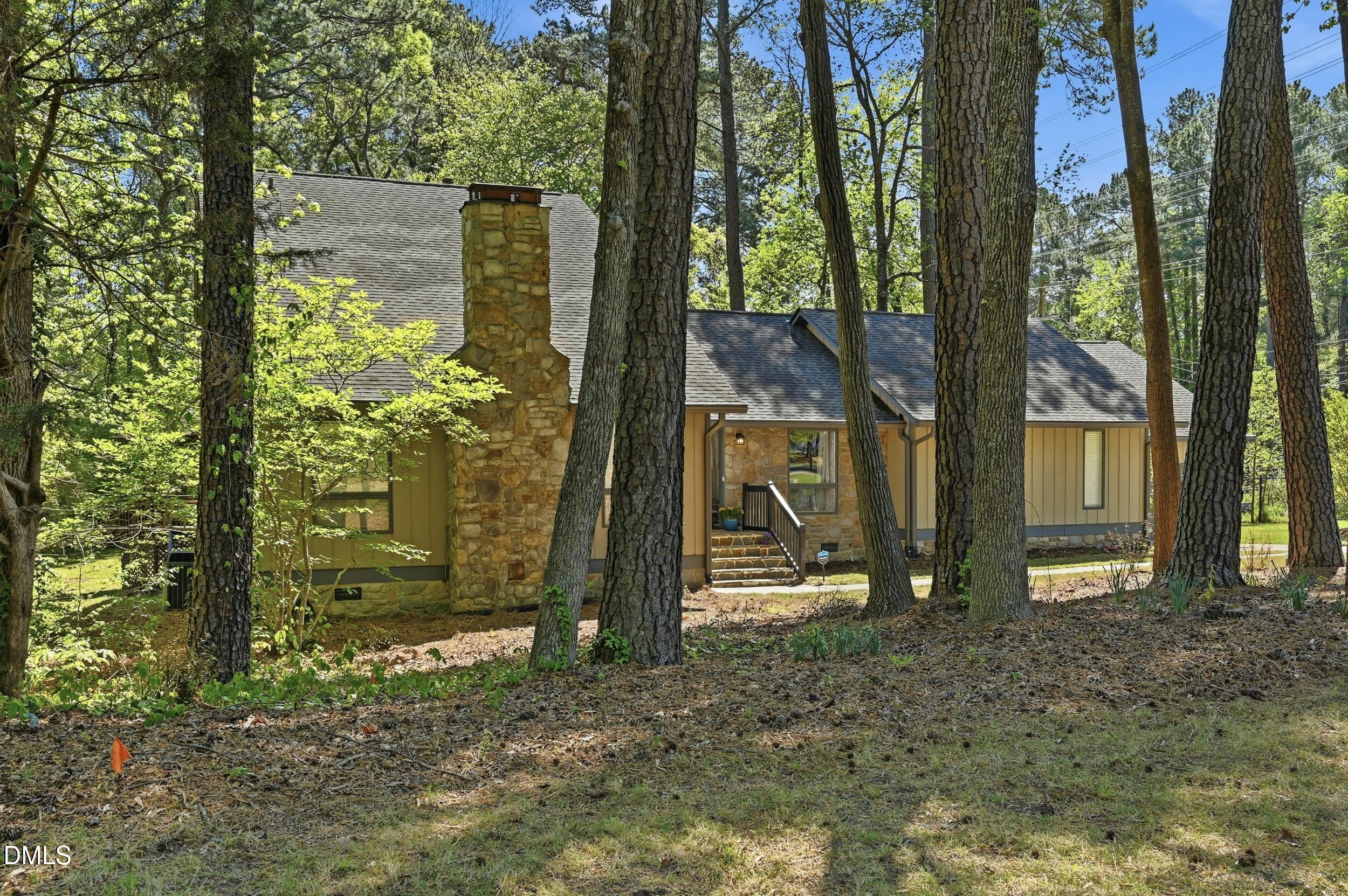 4002 Westfield Drive Property Photo 3
