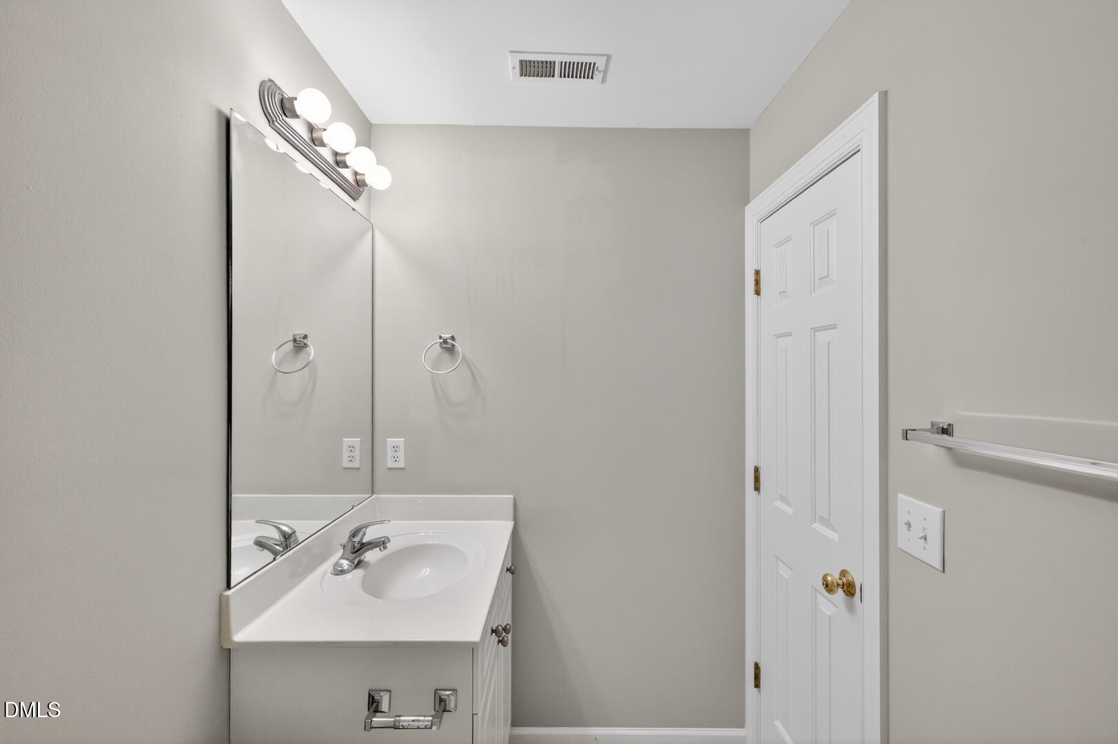203 Sir William Lane Property Photo 32