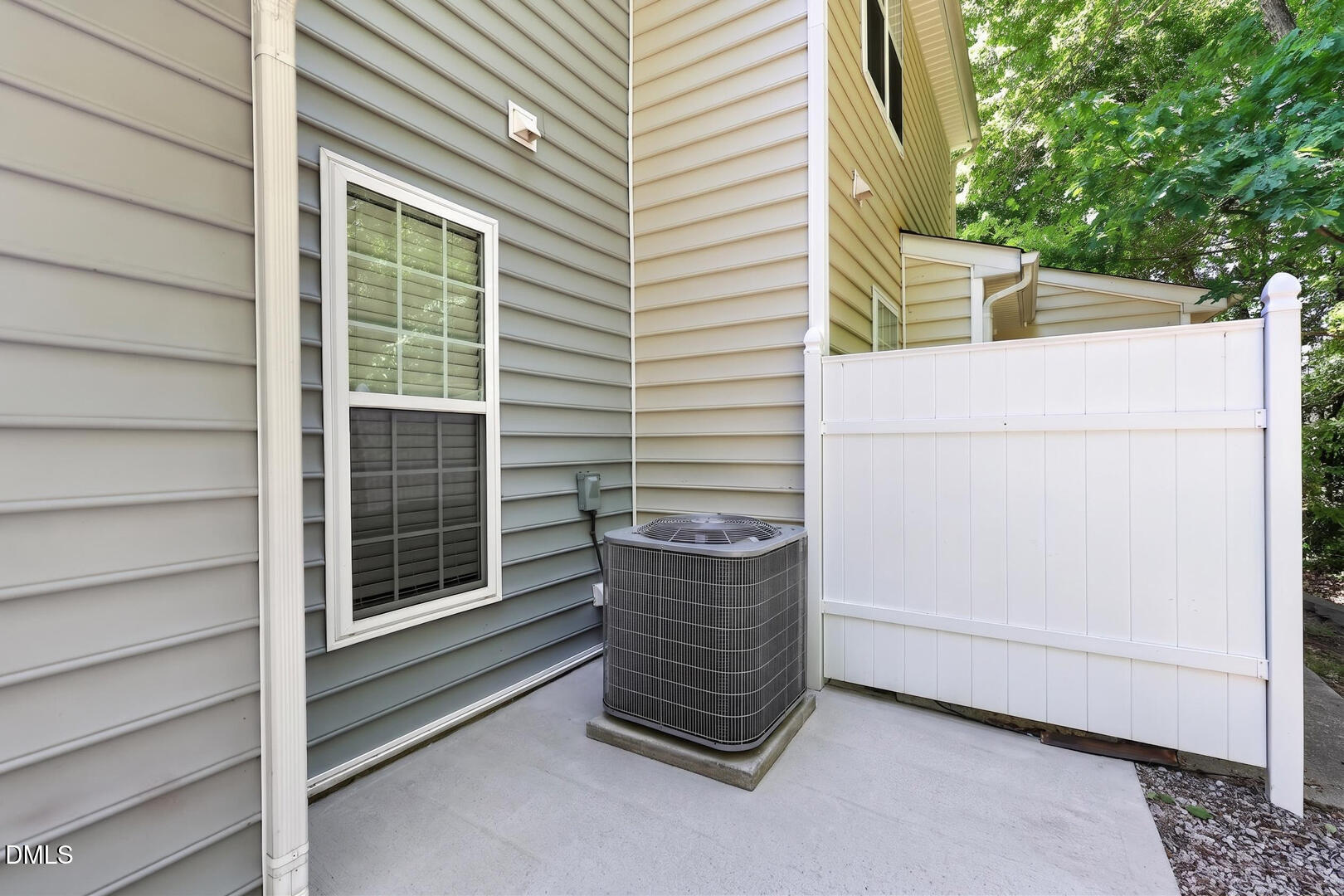 203 Sir William Lane Property Photo 34