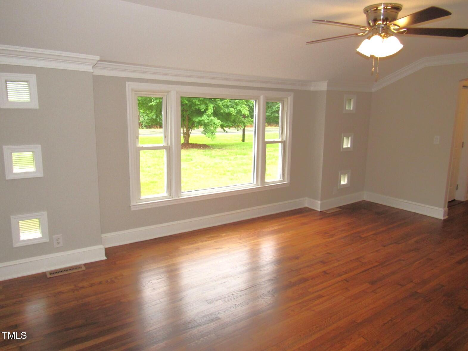 1610 W B Street Property Photo 5