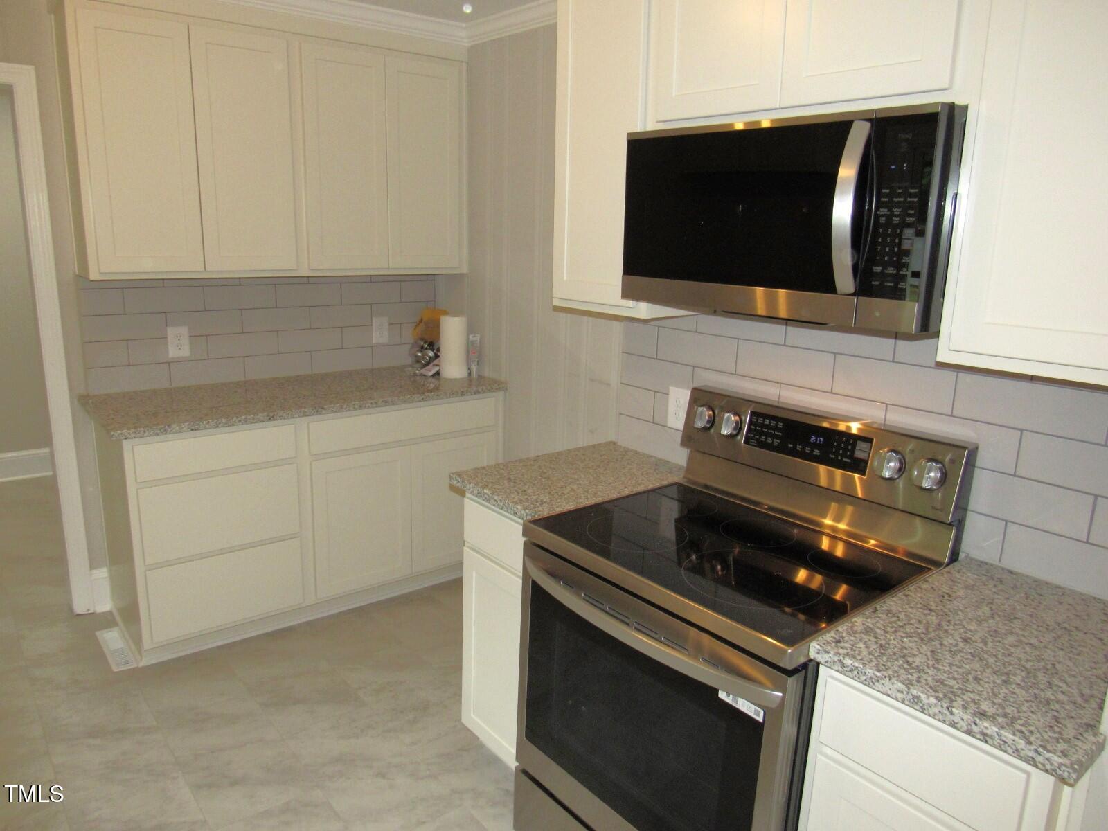 1610 W B Street Property Photo 11