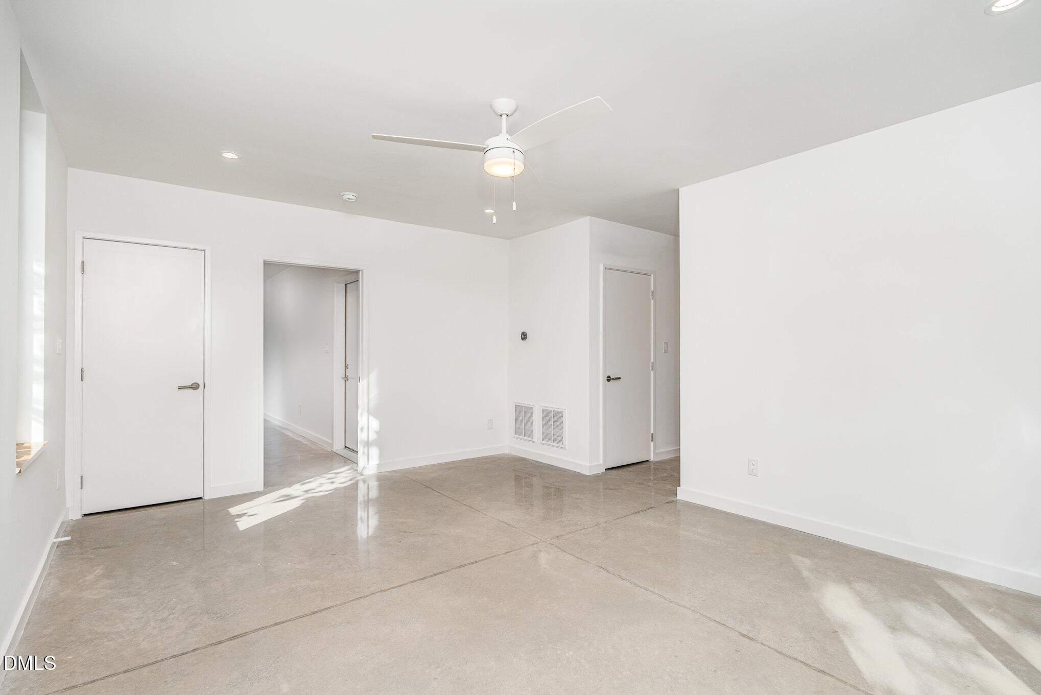 515 W Lenoir Street 102 Property Photo 5