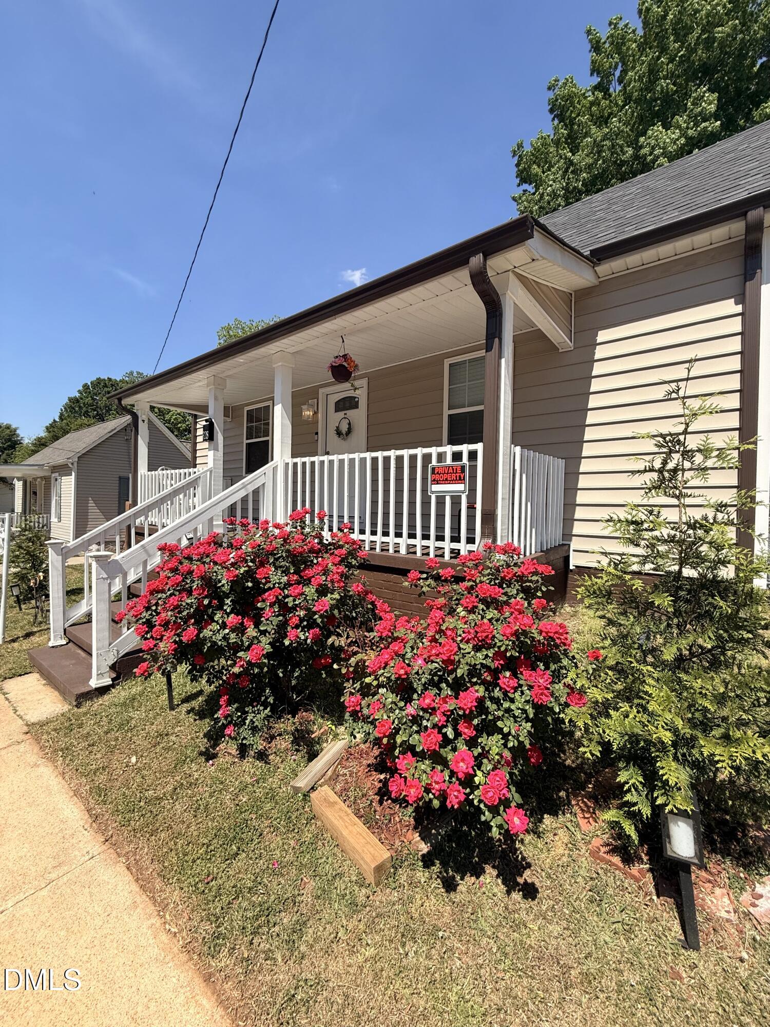 928 E Davis Street Property Photo 1