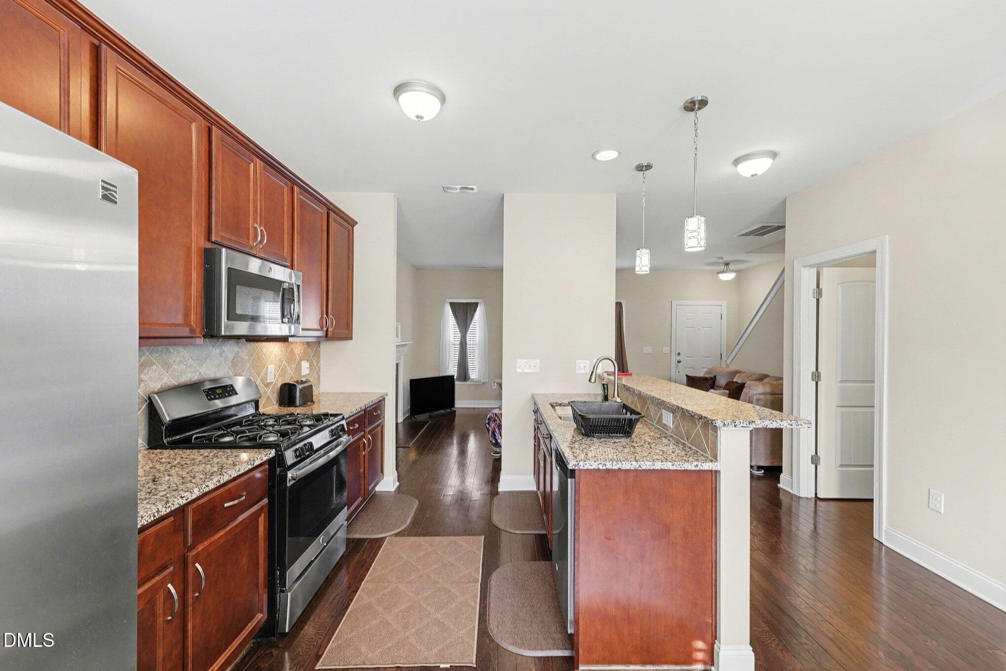 418 Lakemont Drive Property Photo 4