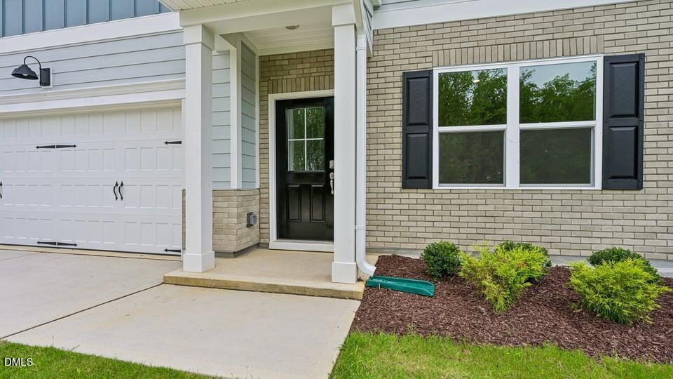 721 Sparkling Pear Drive Property Photo 5