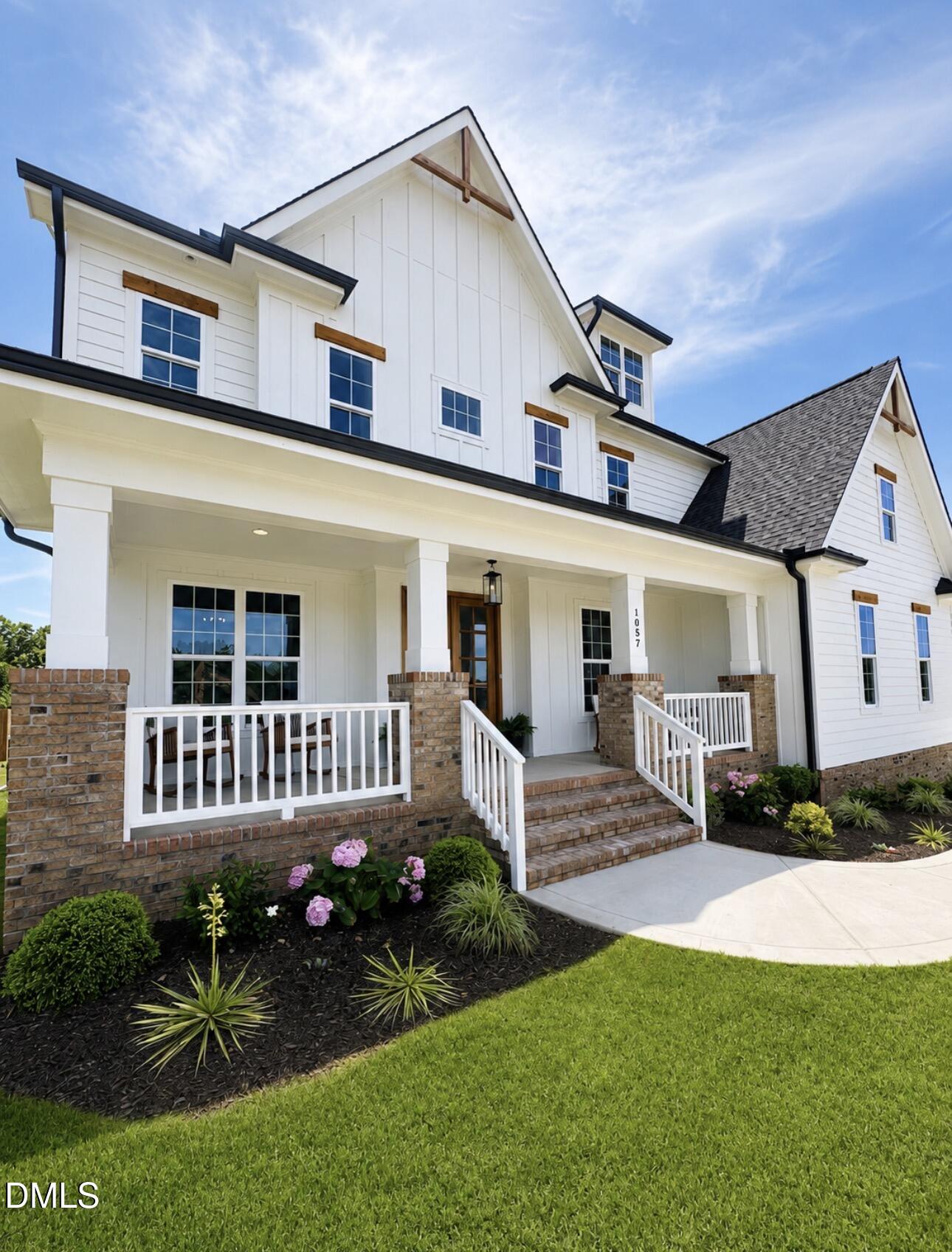 1057 Azalea Garden Circle Property Photo 2
