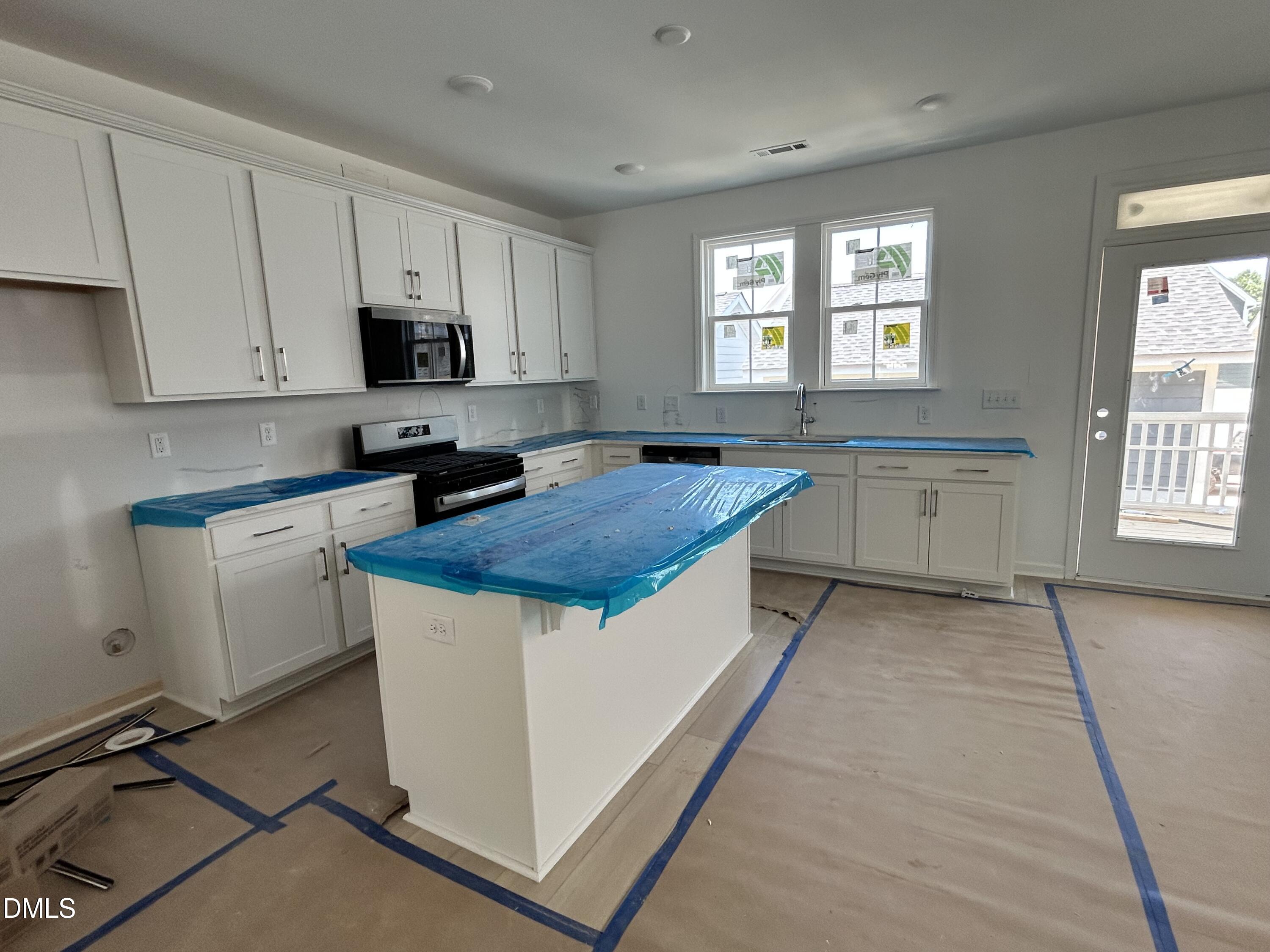 1808 Lumineer Lane Property Photo 4