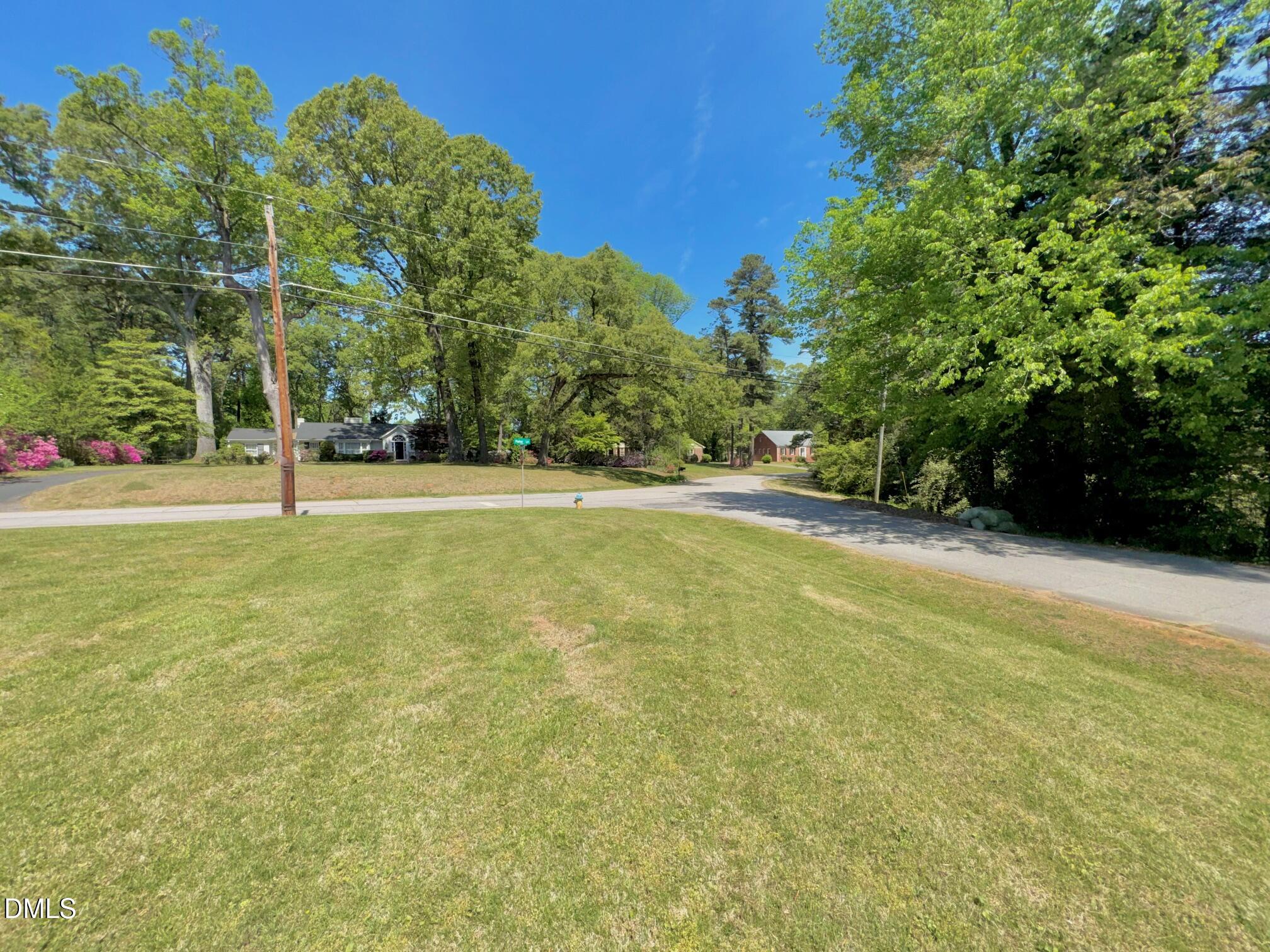 1604 Crescent Drive Property Photo 10