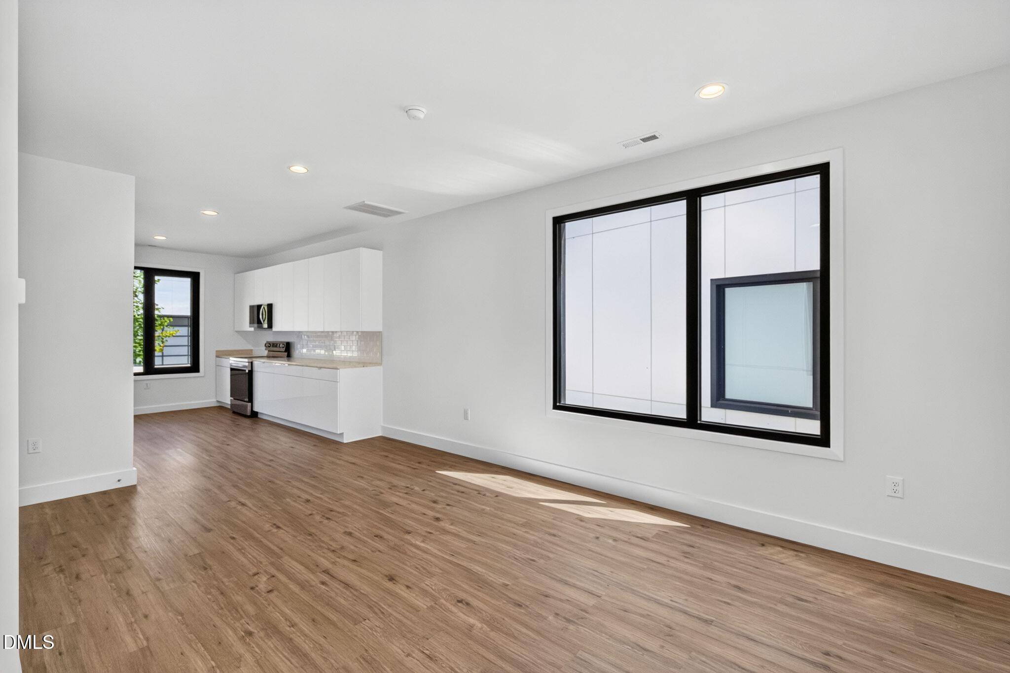 1102 Nova Street Property Photo 6
